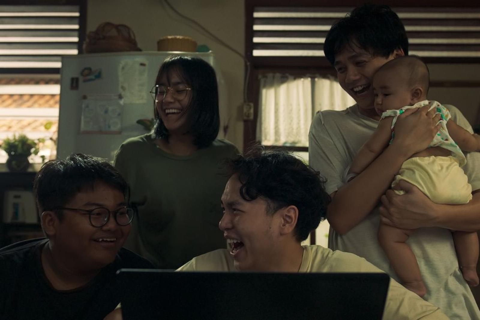 7 Pelajaran Berharga tentang Keluarga dari Film '1 Kakak 7 Ponakan'