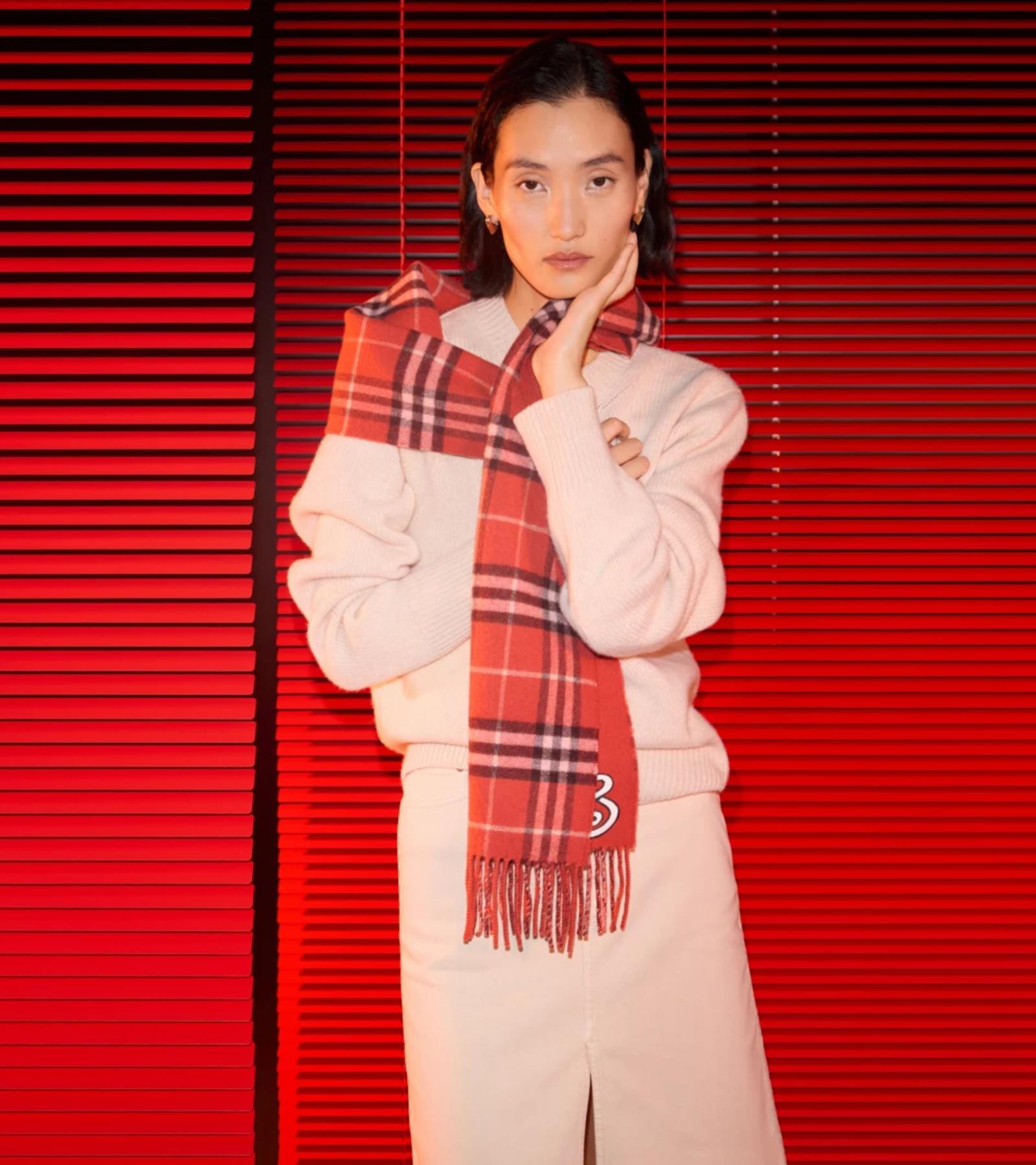 Burberry Rilis Koleksi Kapsul Terbaru Spesial Imlek