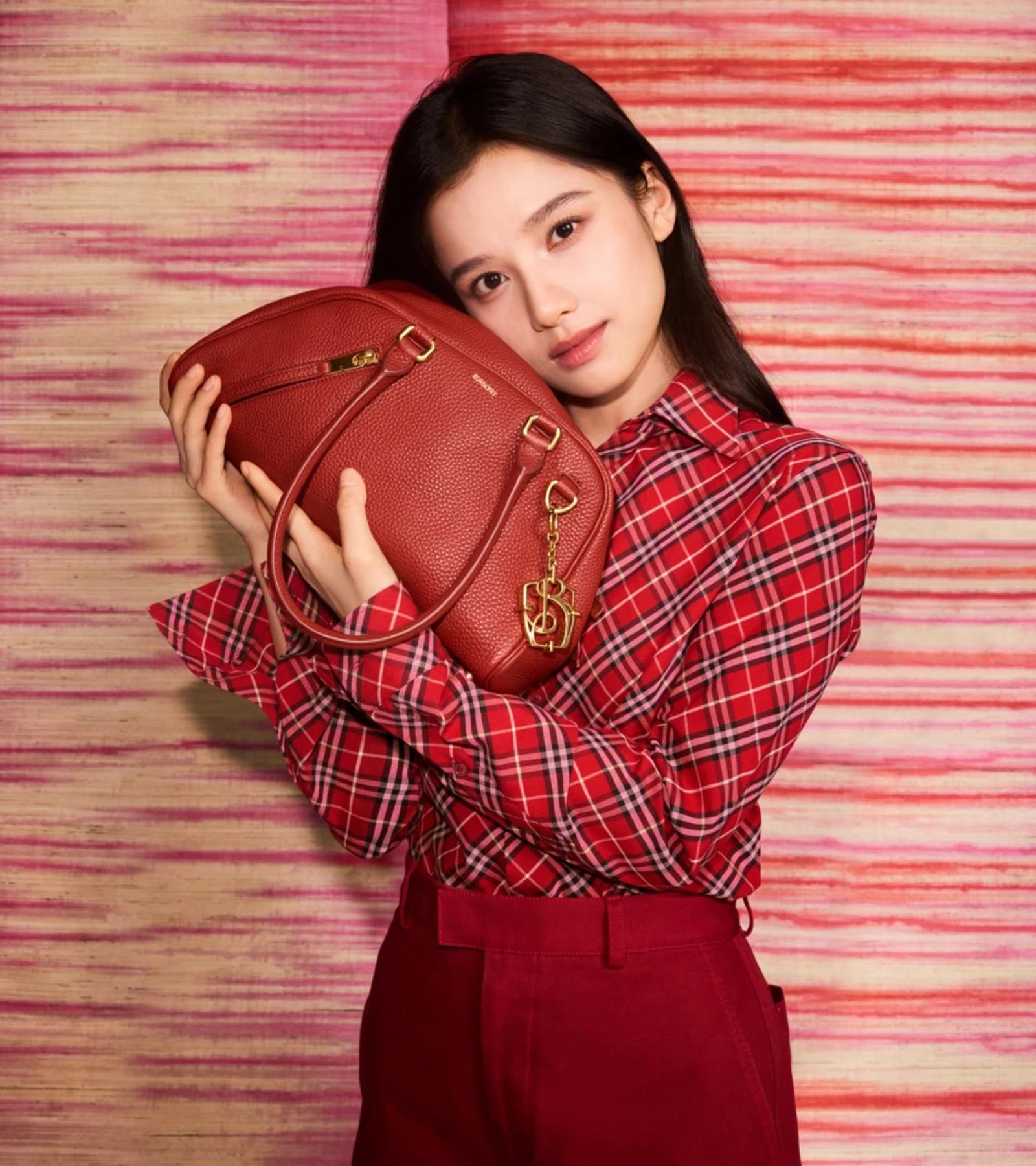 Burberry Rilis Koleksi Kapsul Terbaru Spesial Imlek