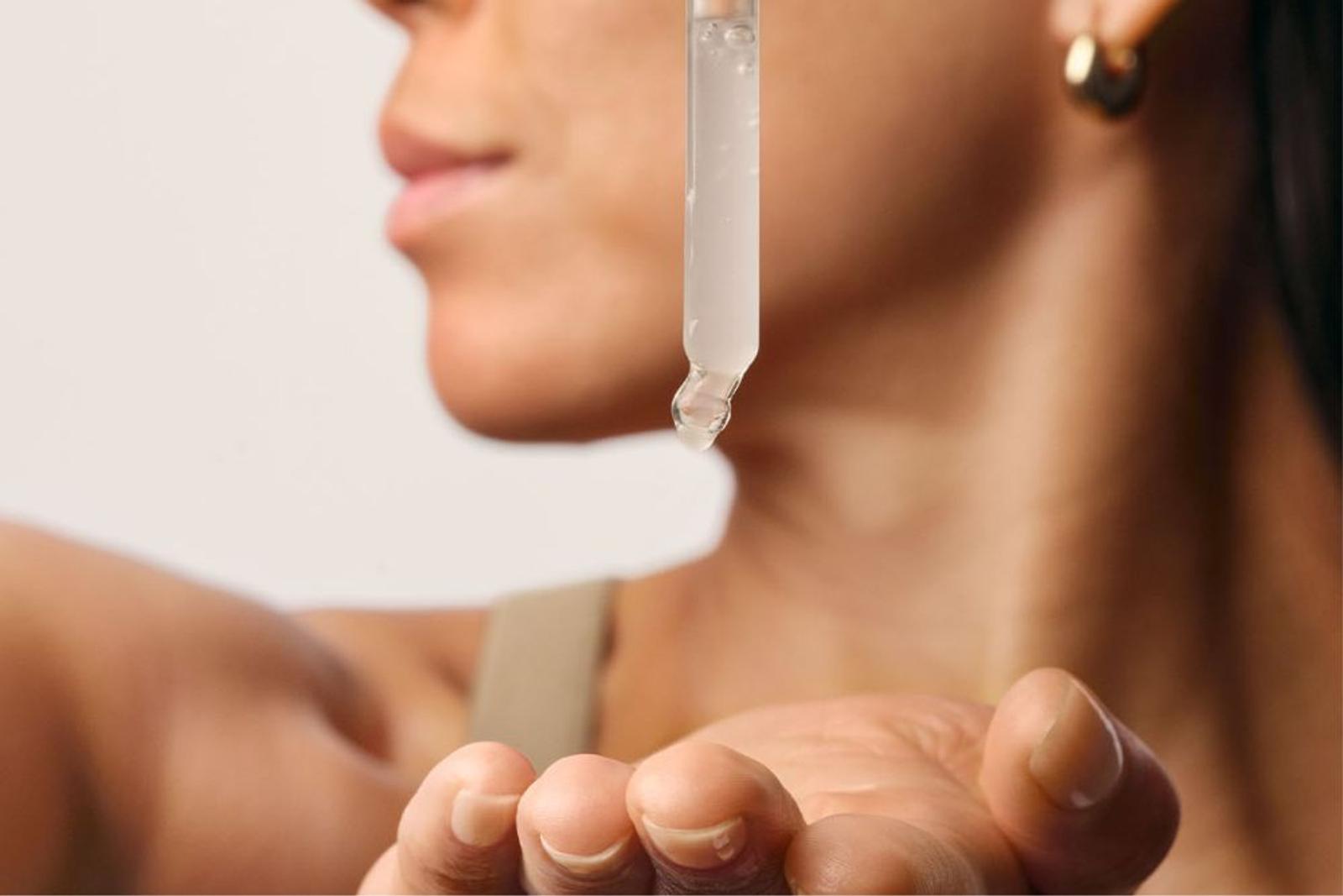 Asam Hialuronat dan Kelembapan Kulit: Menutrisi Hingga Anti-Aging 