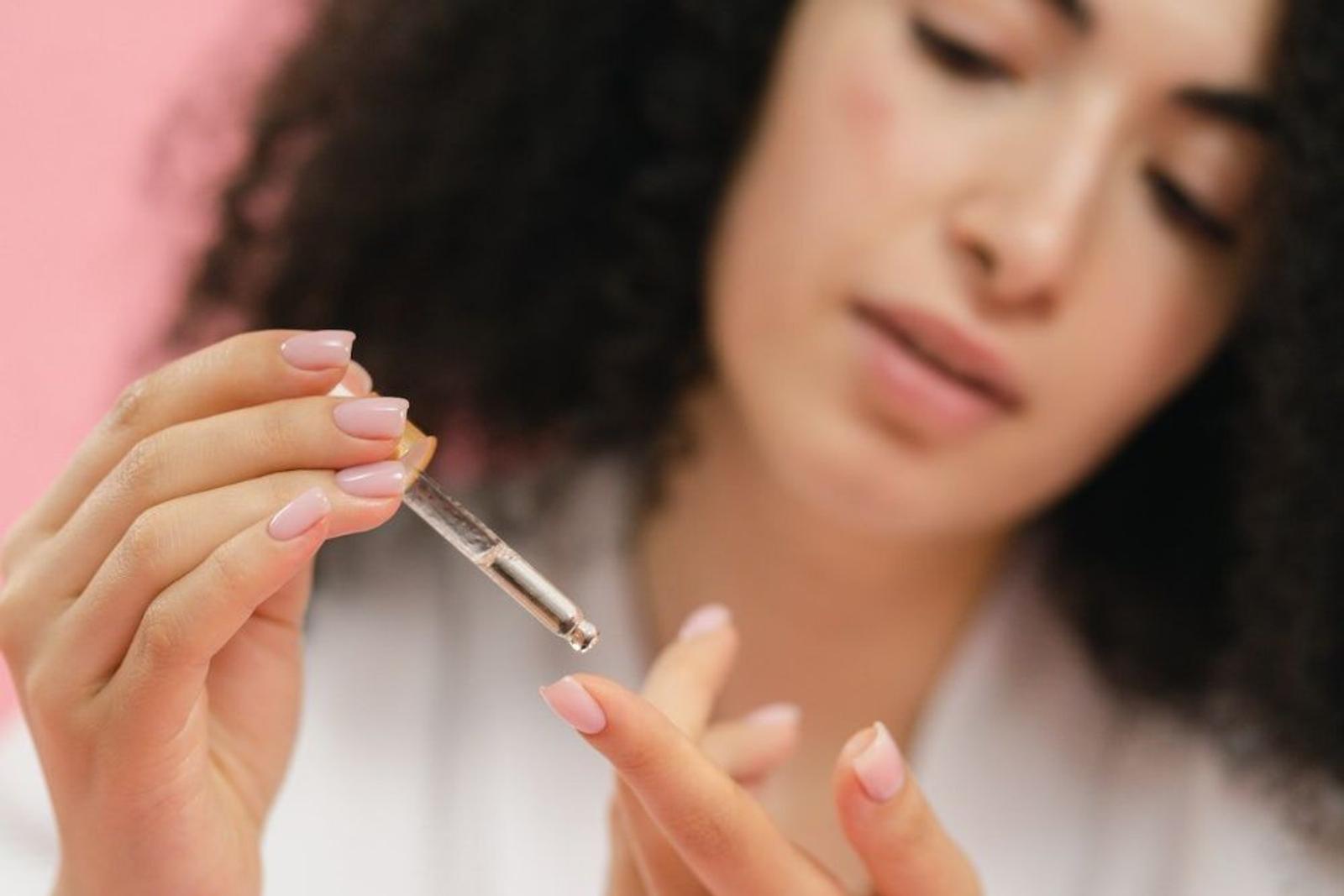 Manfaat Serum dengan Bahan Alami untuk Kulit Sehat 