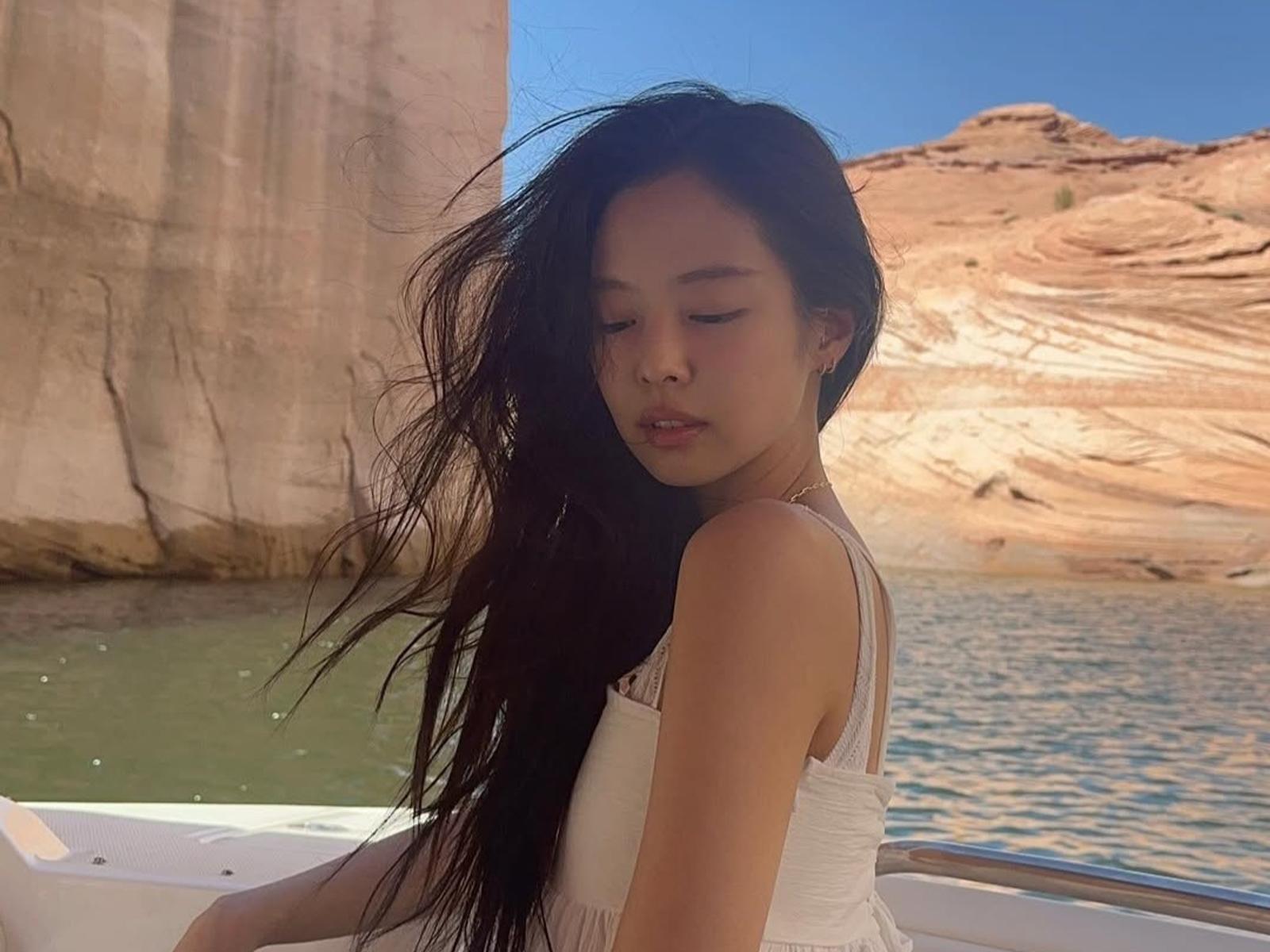 Potret Menawan Jennie dengan Gaya Rambut yang Berbeda 