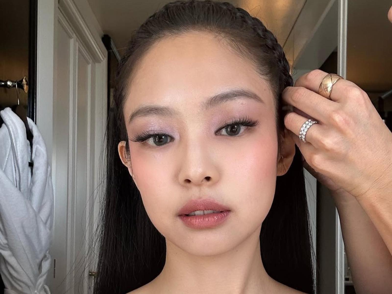 Potret Menawan Jennie dengan Gaya Rambut yang Berbeda 