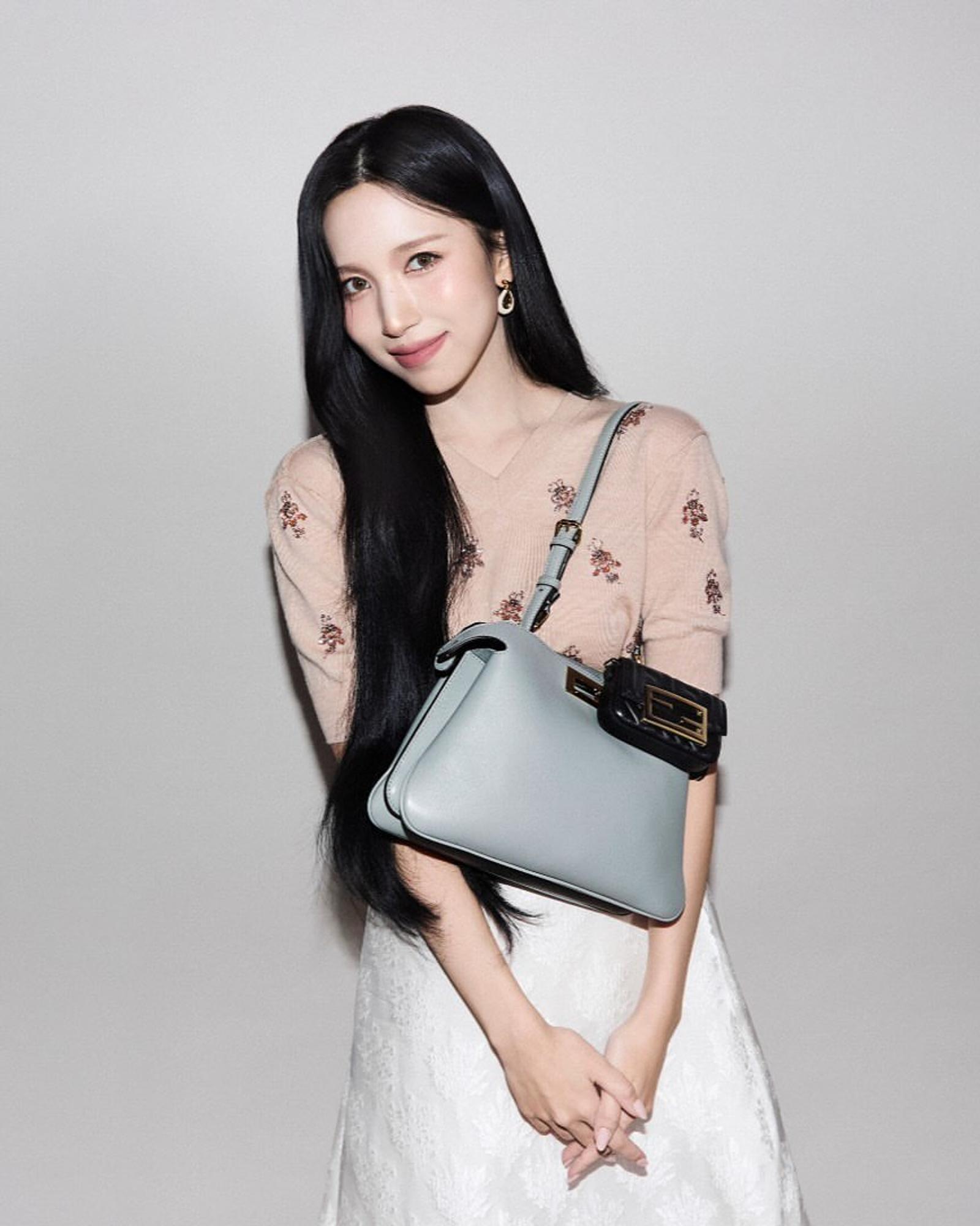 Mina 'TWICE' Bergabung Sebagai Ambassador untuk Fendi