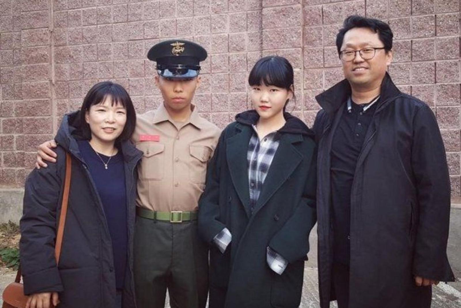 5 Fakta Keluarga Chan Hyuk ‘AKMU’, Bikin Grup Duo Bareng Sang Adik