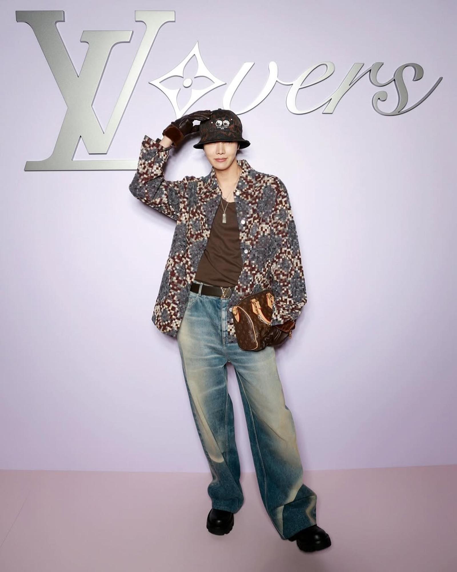 Gaya Seleb Hadiri Show Louis Vuitton Men's Fall/Winter 2025