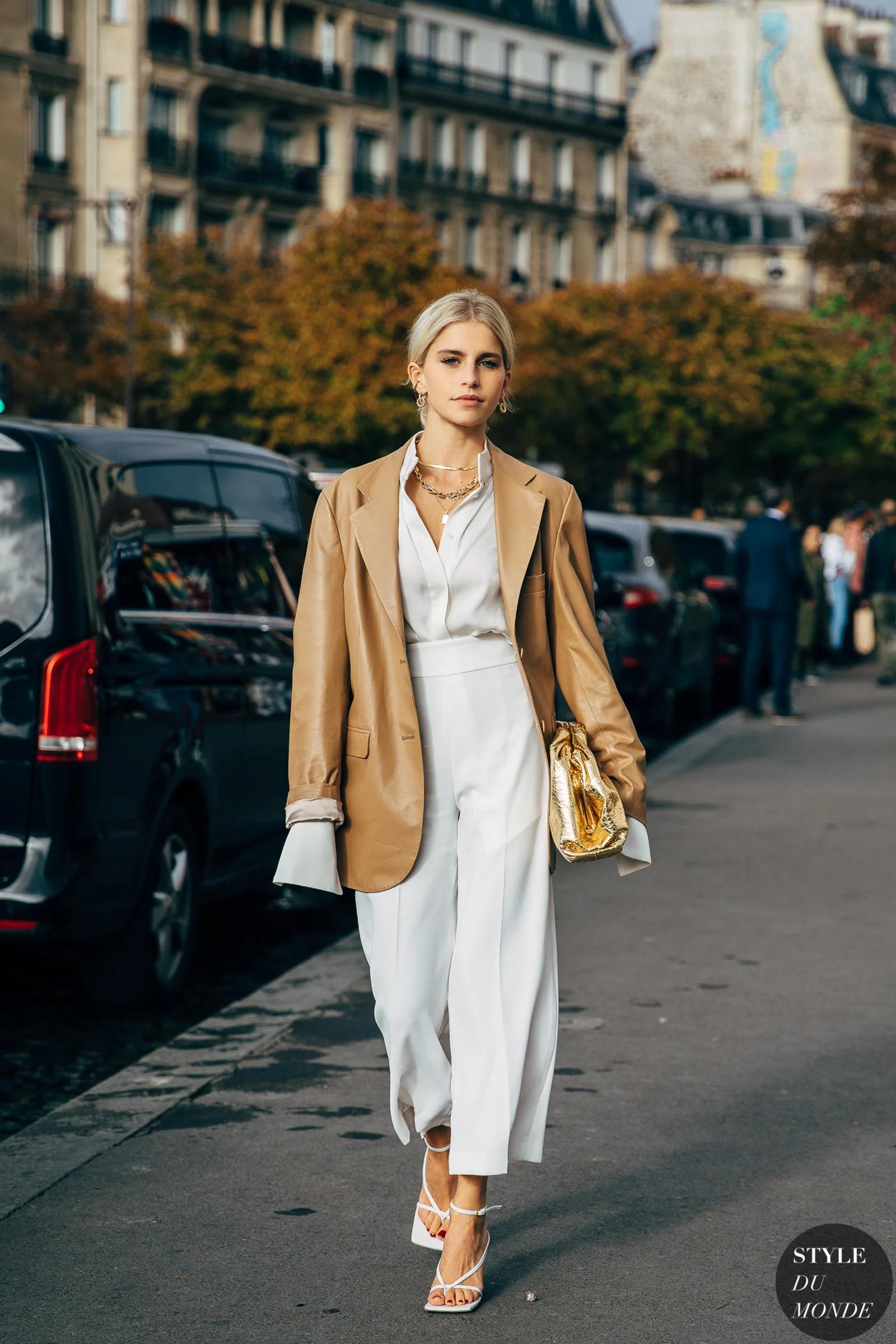 Contek OOTD Kulot Putih buat Ngantor dari Gaya Street Style