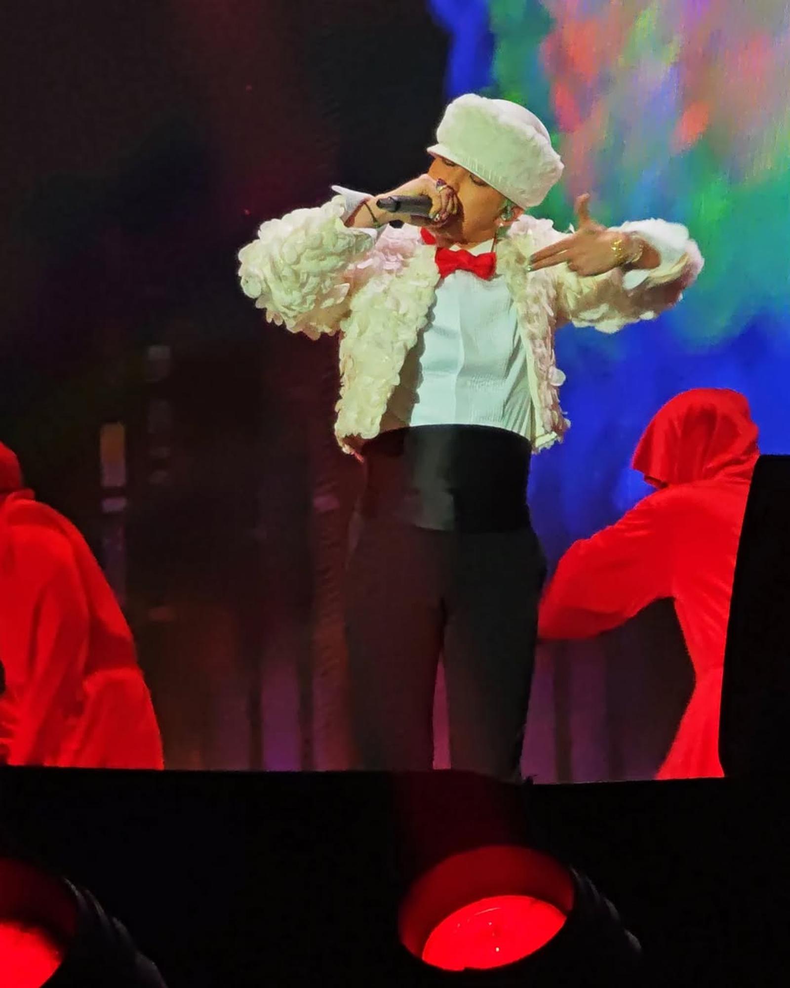 Gaya Outfit Seleb di Panggung Gala des Pièces Jaunes 2025