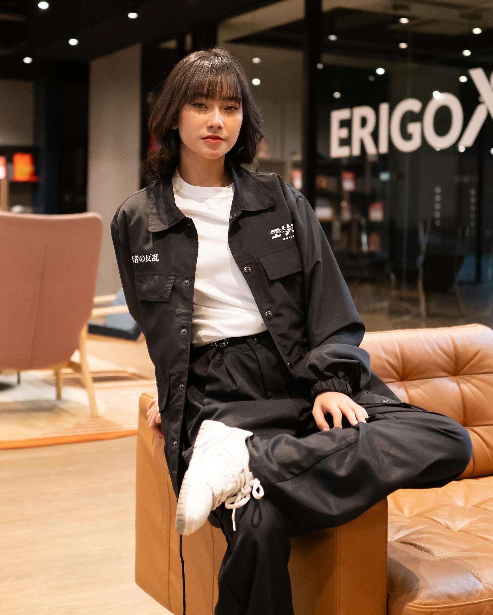 Gaya Asli Freya JKT48, Pemeran Nina dalam Film ‘1 Kakak 7 Ponakan’