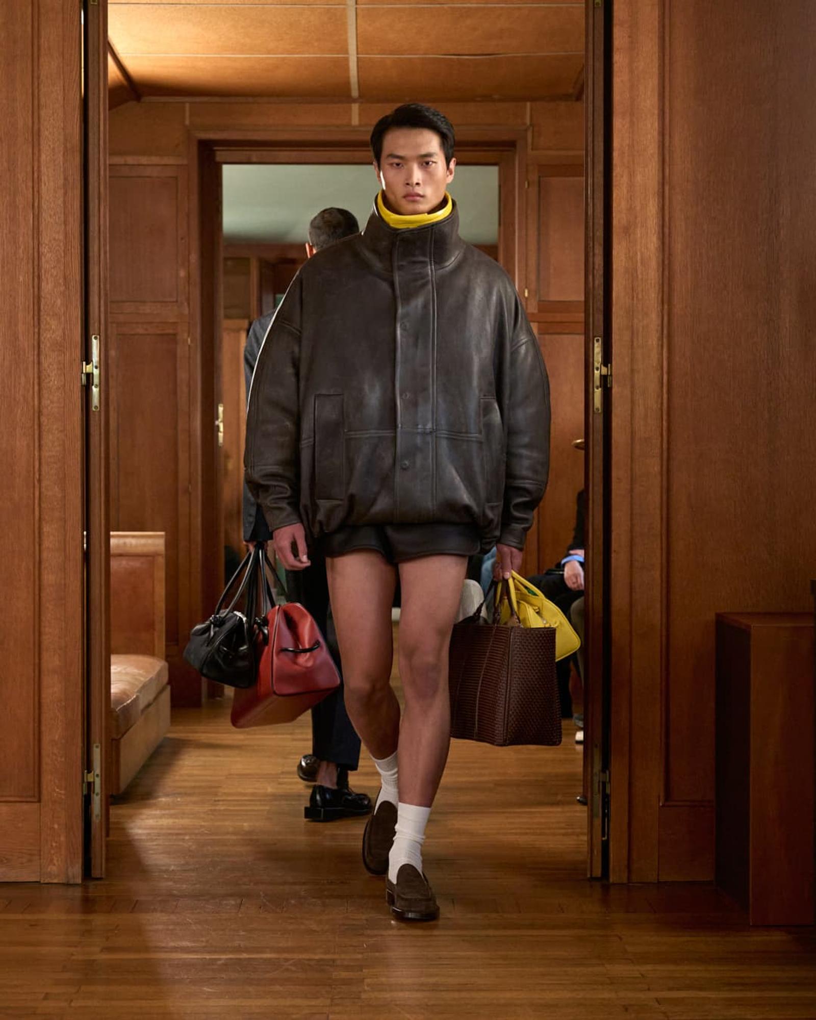 Adaptasi Kemewahan Seni Couturier Prancis dalam Koleksi Jacquemus