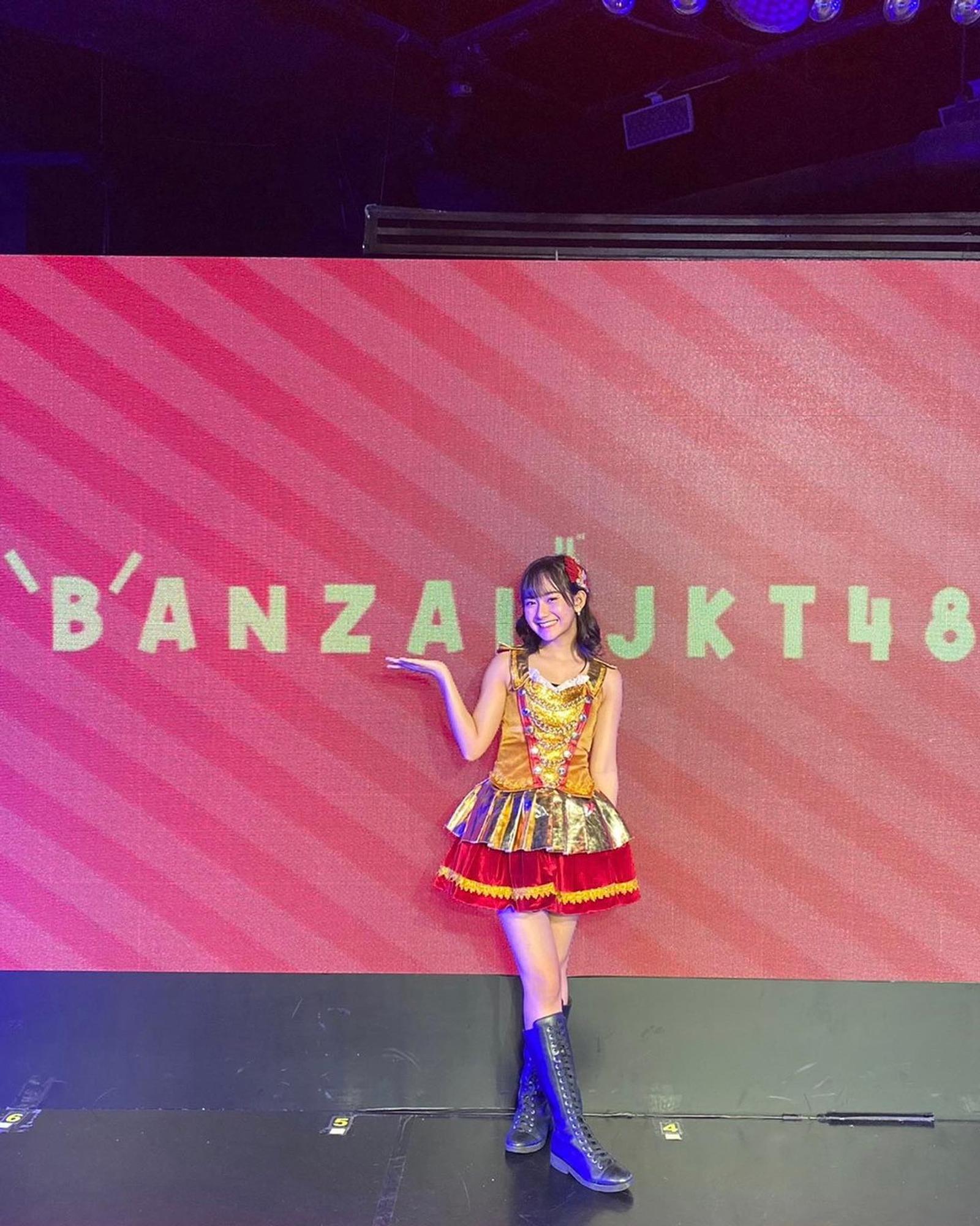 Gaya Asli Freya JKT48, Pemeran Nina dalam Film ‘1 Kakak 7 Ponakan’
