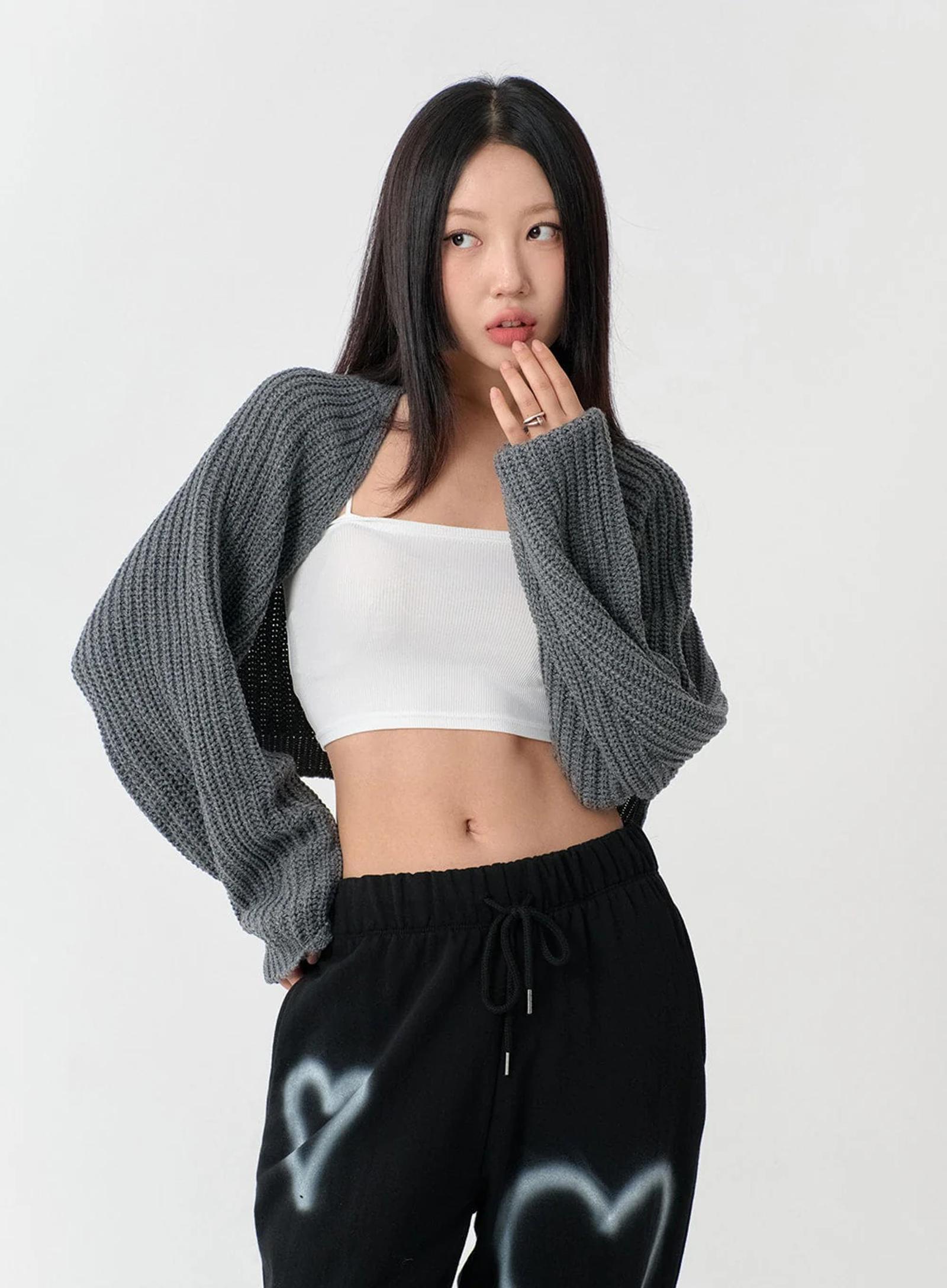 Yuk, Lengkapi Penampilan dengan Bolero Cardigan yang Trendi!