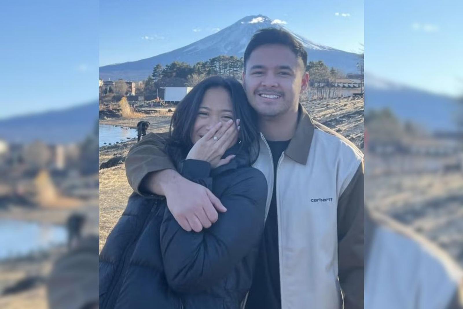 Romantis Banget! Nadhif Basalamah Melamar Kekasih di Jepang