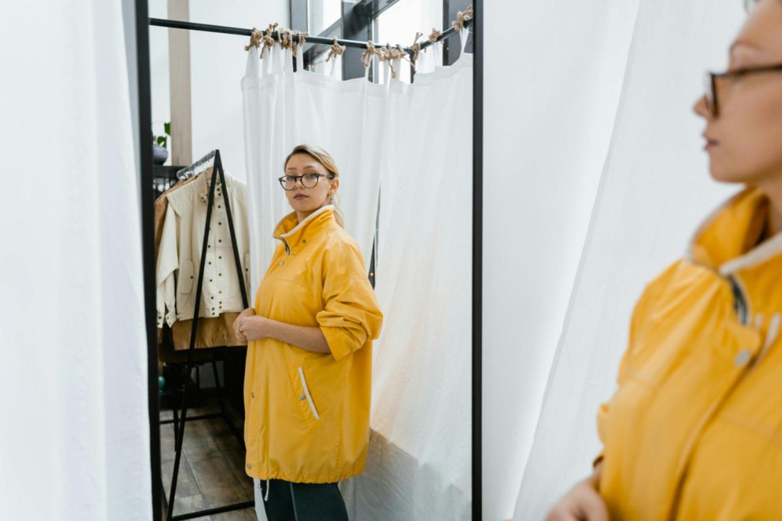 Tips Fitting Baju yang Perlu Kamu Perhatikan