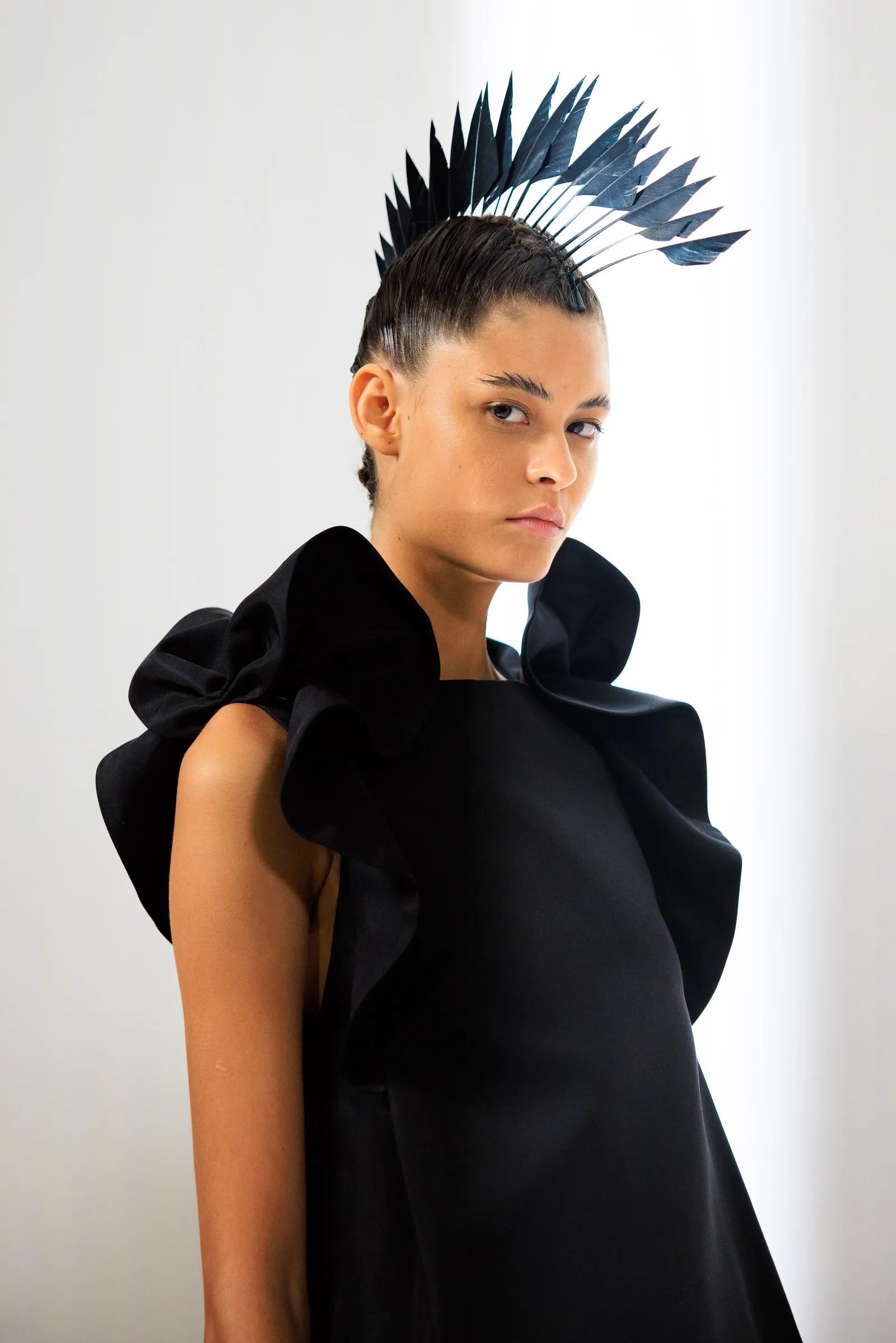 Perpaduan Fantasi dan Sentuhan Punk di Dior Couture Spring/Summer 2025