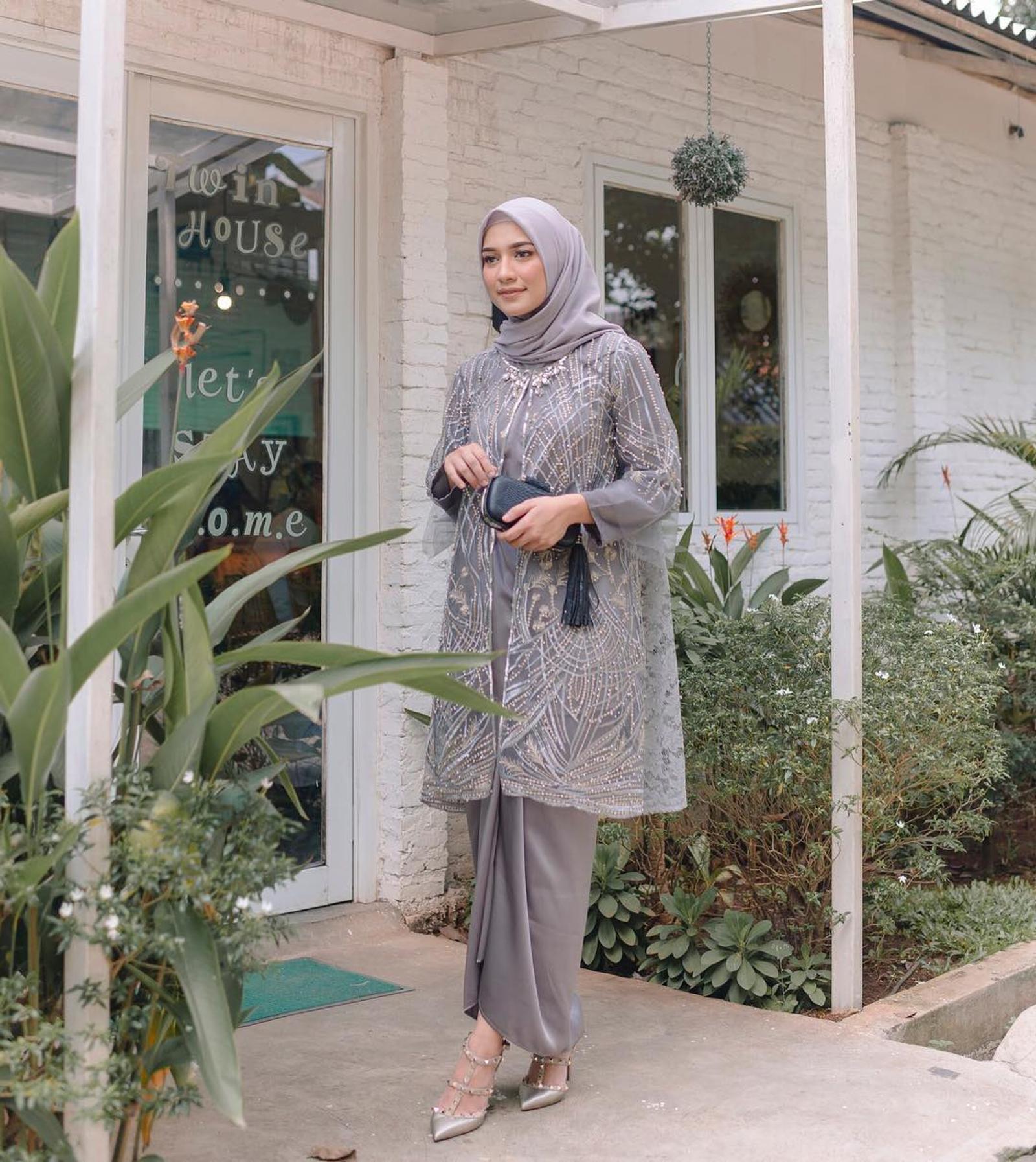 Warna-warni Manis Cardigan Brokat untuk Gamis, Mana Favoritmu?