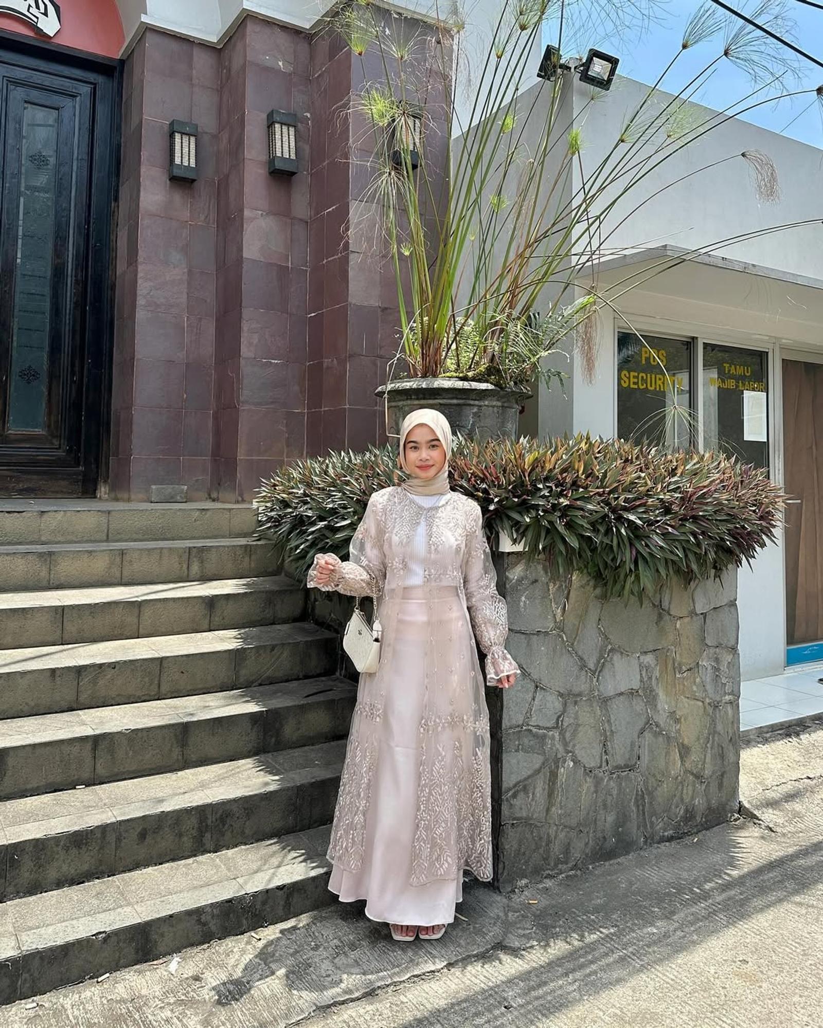 Warna-warni Manis Cardigan Brokat untuk Gamis, Mana Favoritmu?