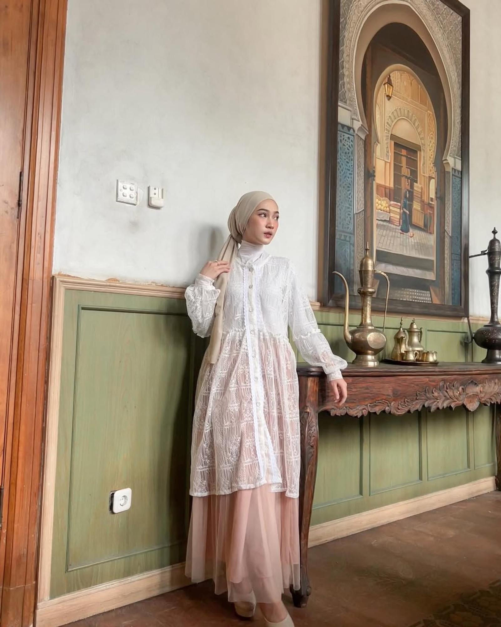 Warna-warni Manis Cardigan Brokat untuk Gamis, Mana Favoritmu?