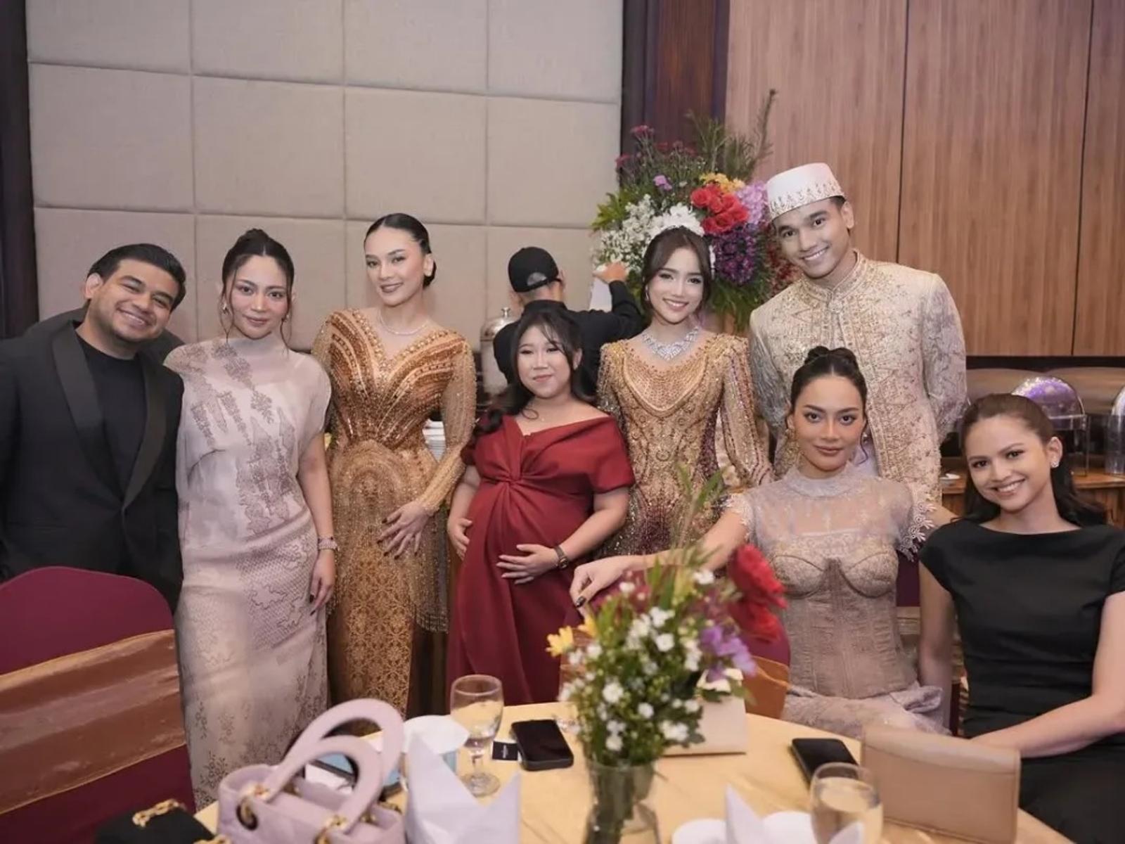 7 Potret Artis di Pernikahan Frans Faisal dan Indah, Bertabur Bintang!