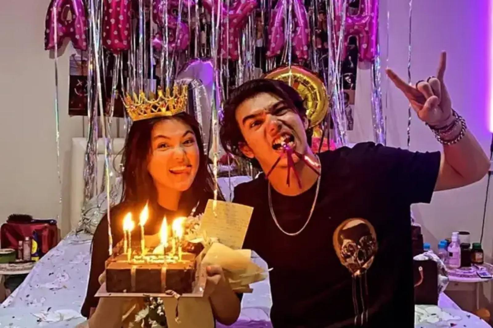 Langgeng! 5 Pelajaran Cinta dari Hubungan Jeff Smith dan Aisyah Aqilah