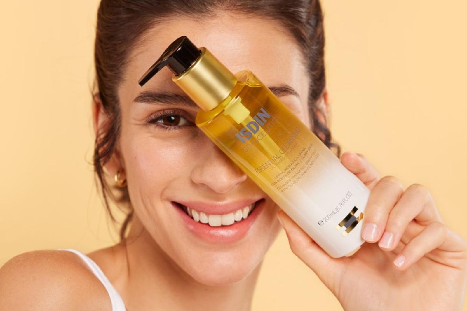 Apakah Cleansing Oil Boleh Dipakai Setiap Hari? Ini Jawabannya!