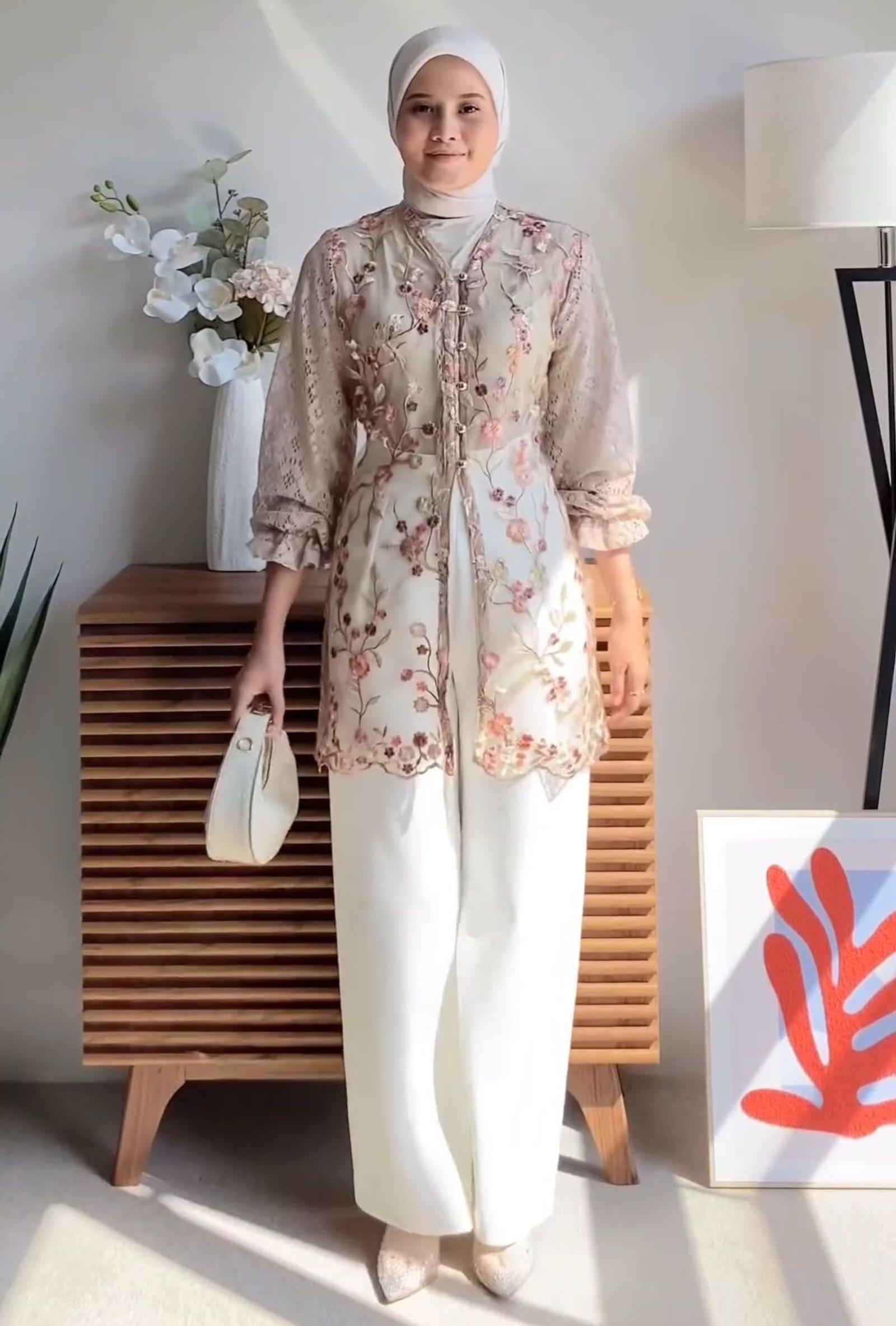 OOTD Kondangan Hijab Pakai Celana Kulot yang Elegan