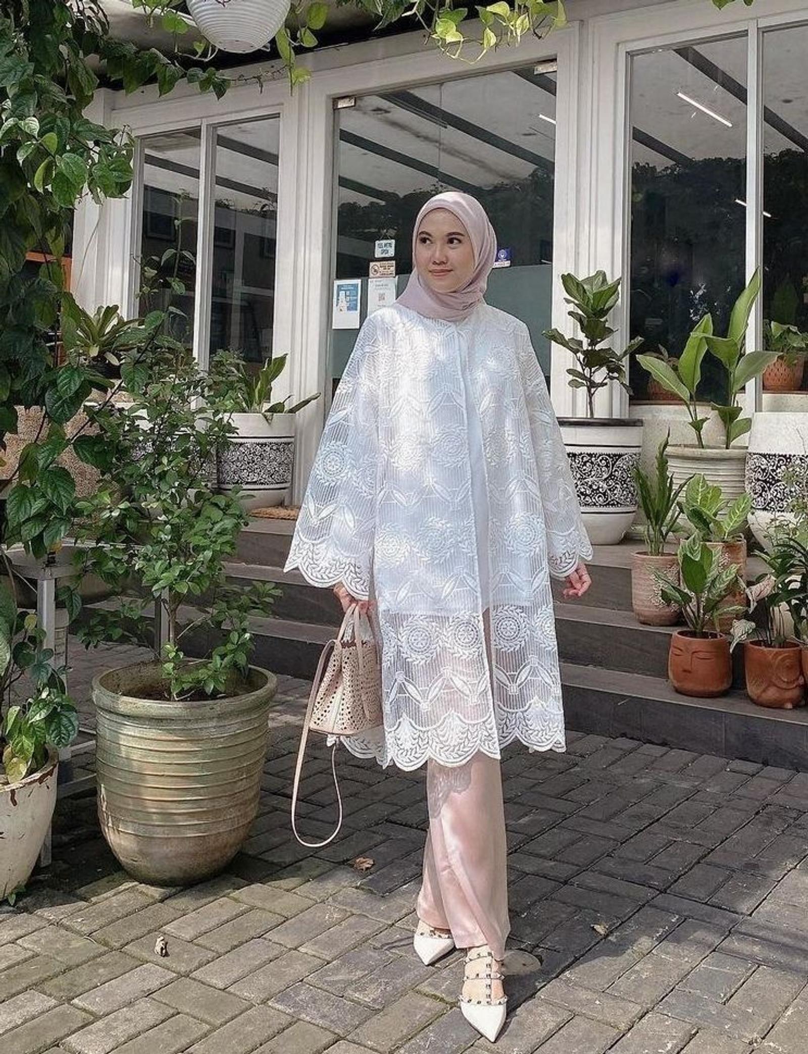 OOTD Kondangan Hijab Pakai Celana Kulot yang Elegan