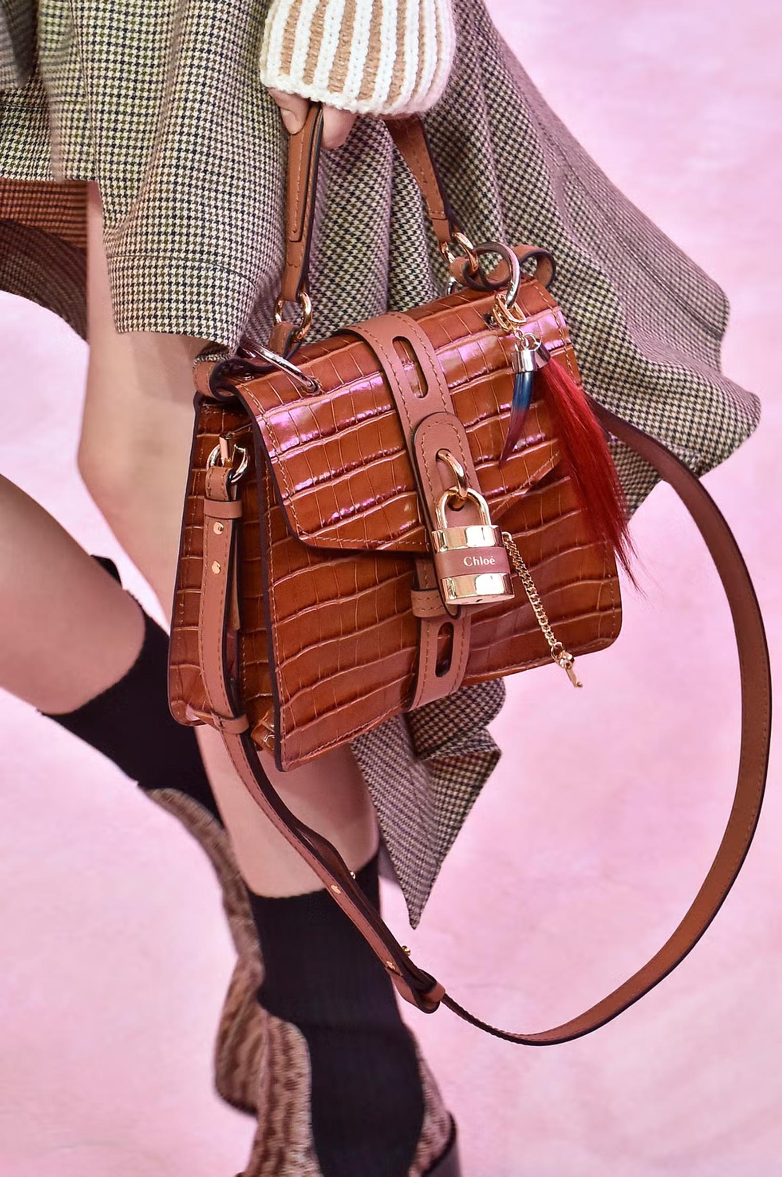 Cek Ciri Tas Chloé Original dan Lihat 9 Model Populernya, Yuk!