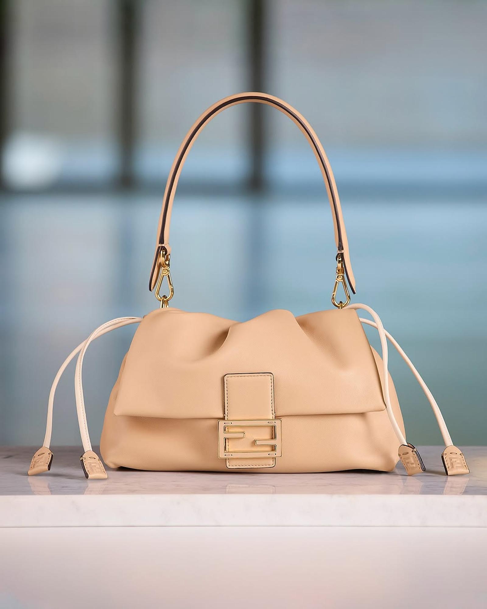 Catat, ya! Ini 5 Ciri-ciri Tas Fendi Original yang Wajib Kamu Tahu