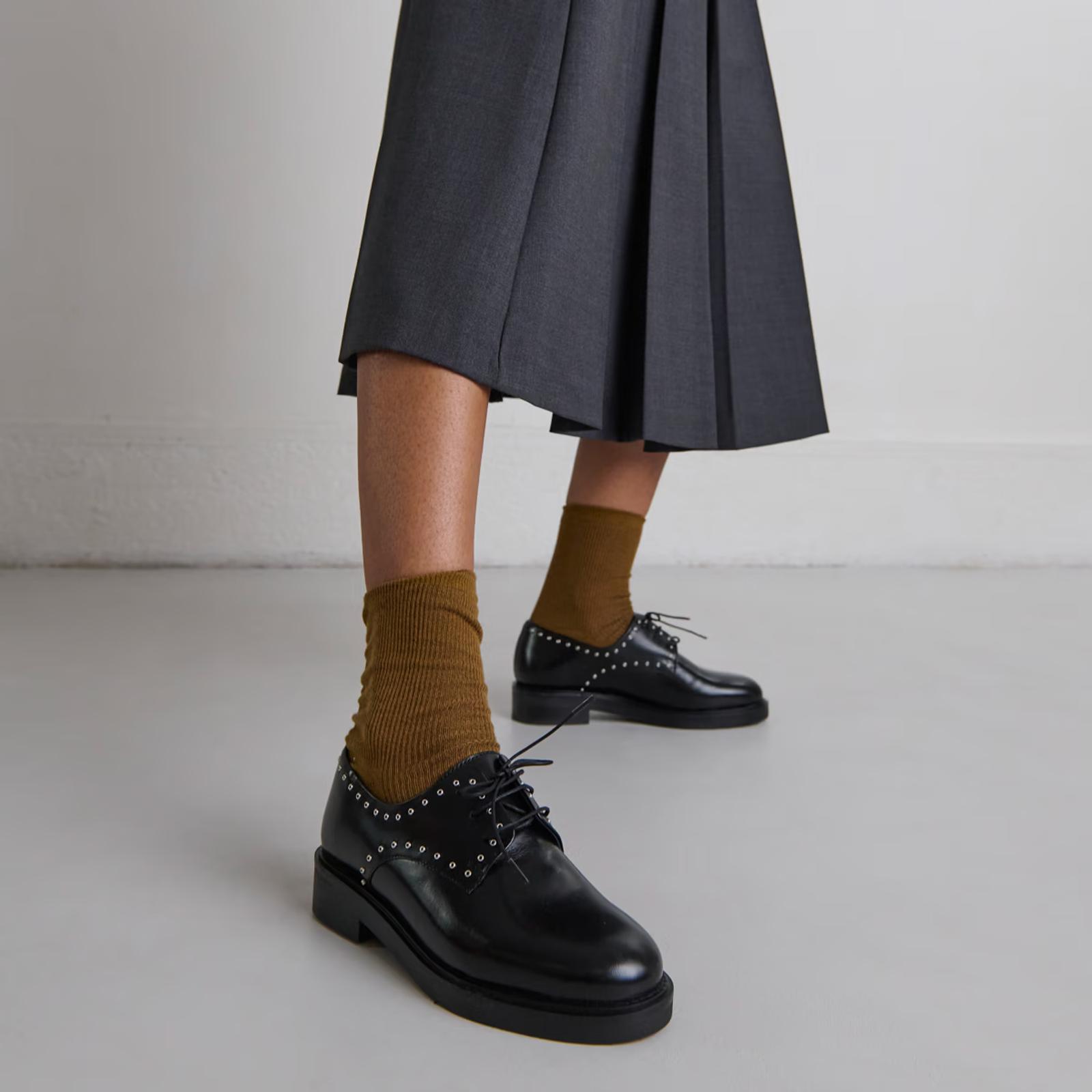 Cek Perbedaan Sepatu Oxford dan Sepatu Derby, Yuk!