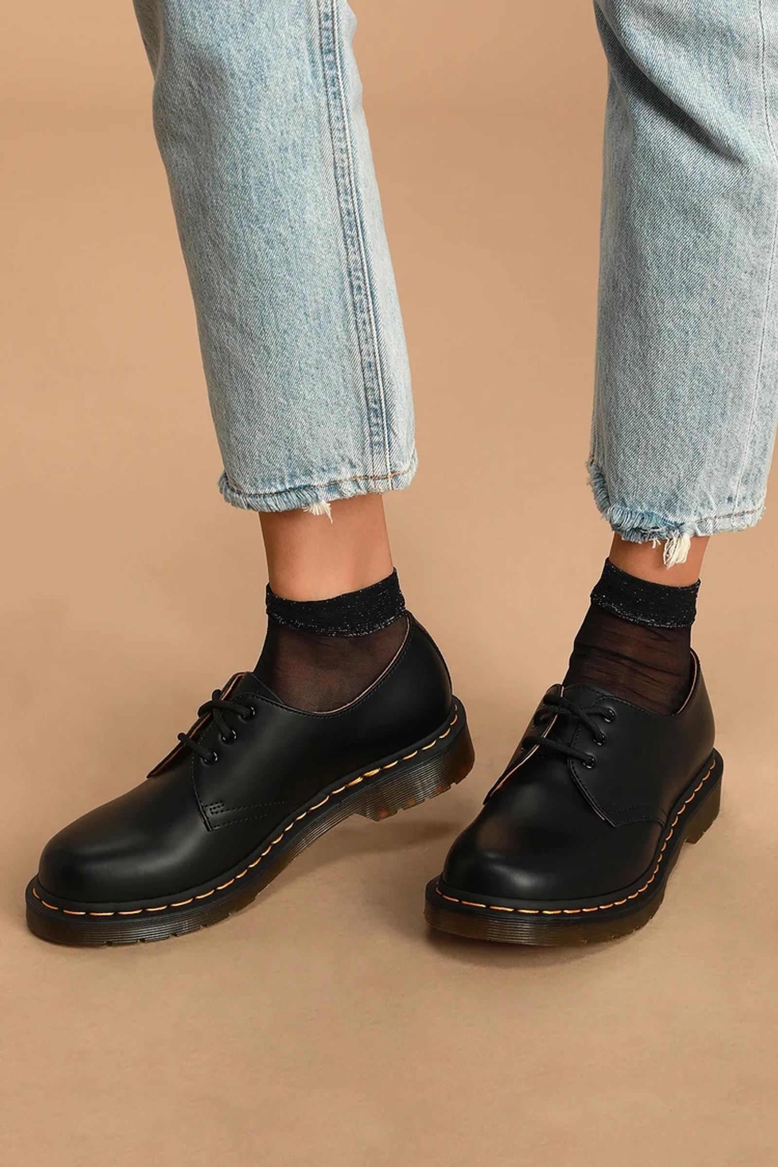 Cek Perbedaan Sepatu Oxford dan Sepatu Derby, Yuk!