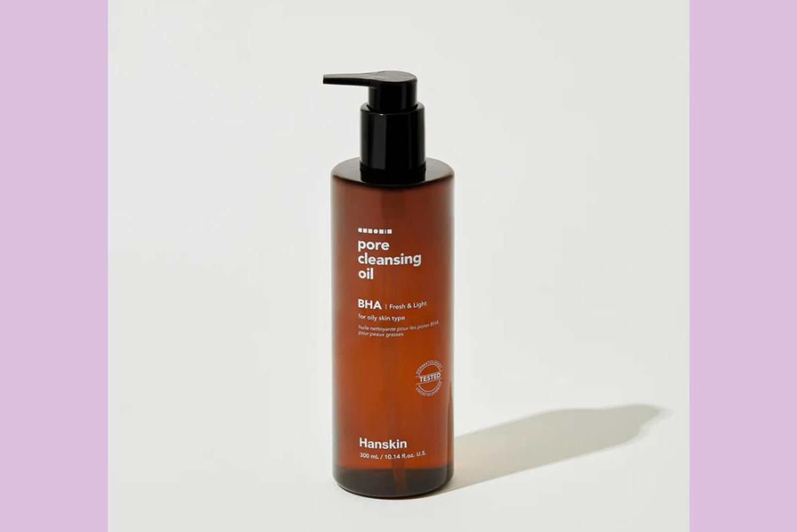 7 Rekomendasi Cleansing Oil untuk Kulit Berjerawat 