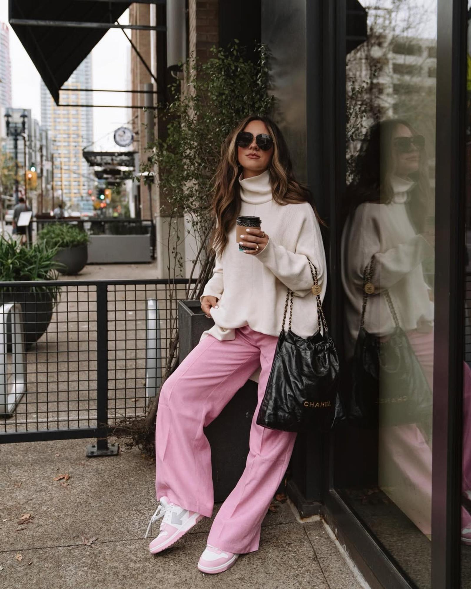 Celana Kulot Pink Cocok dengan Baju Warna Apa? Ini Kombinasinya!