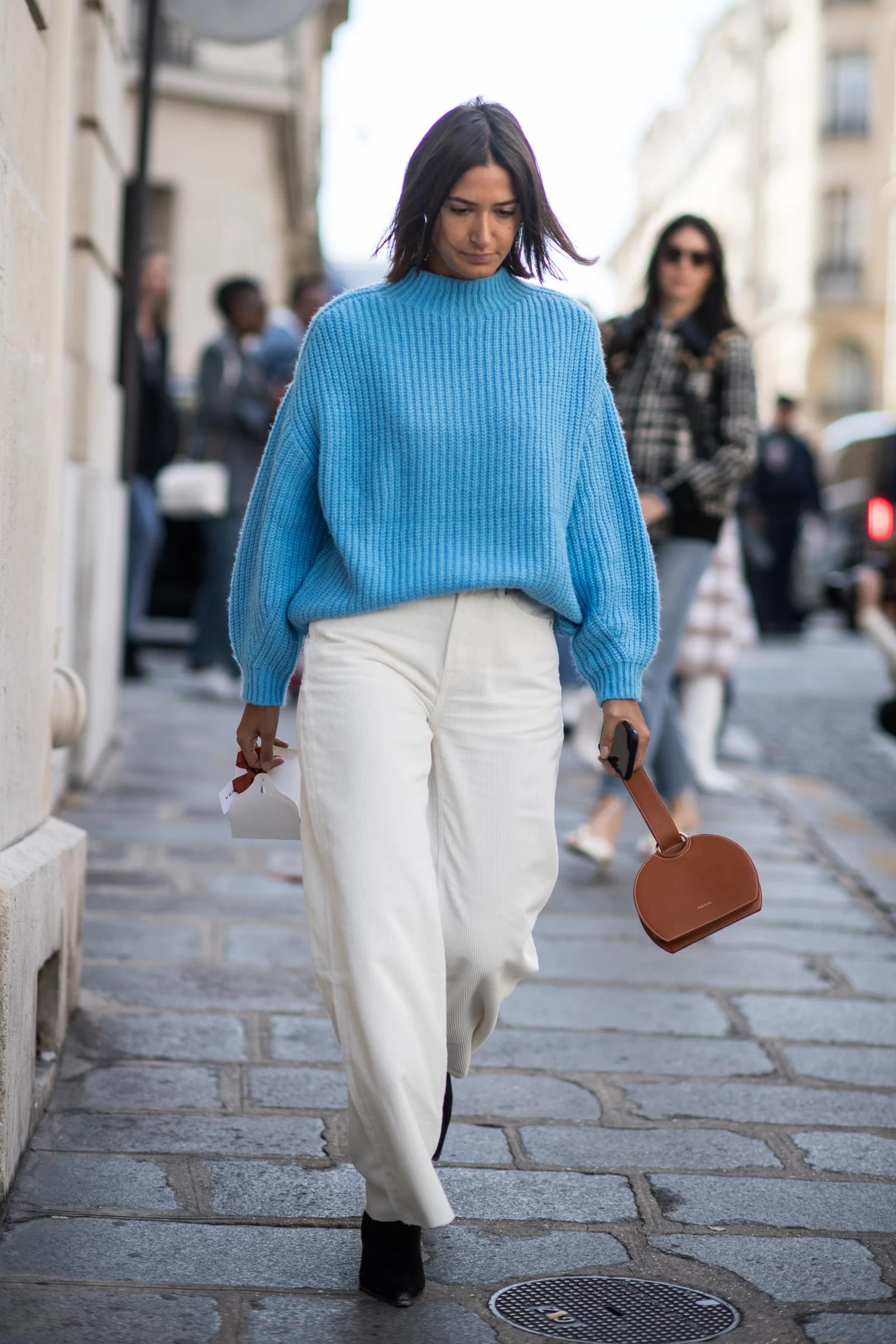 7 Ide OOTD Kulot Jeans dan Sweater, Effortless!