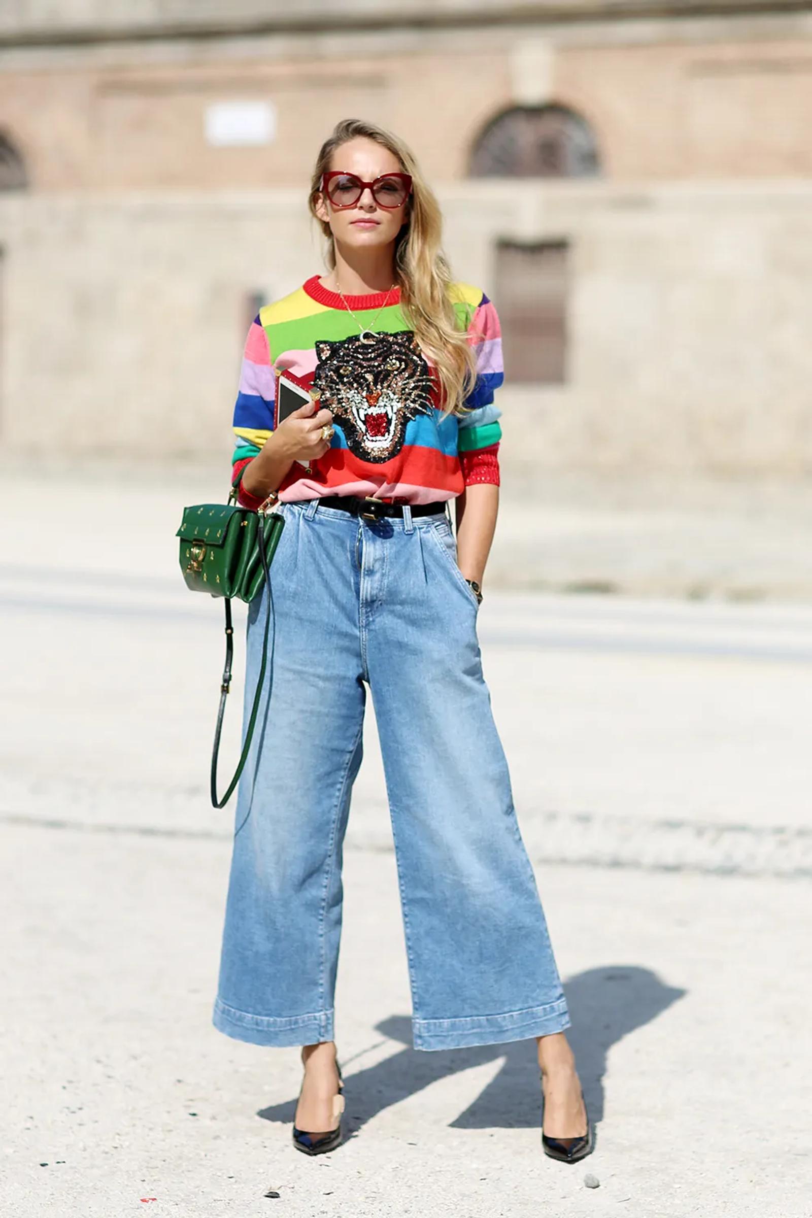 7 Ide OOTD Kulot Jeans dan Sweater, Effortless!