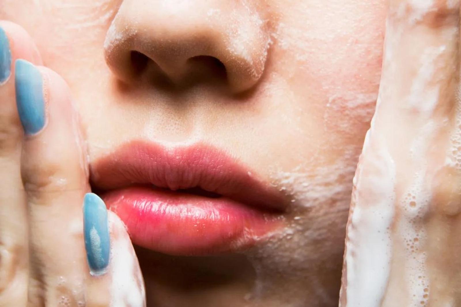 Gentle Cleanser: Solusi Kulit Bersih Tanpa Rasa Kering 