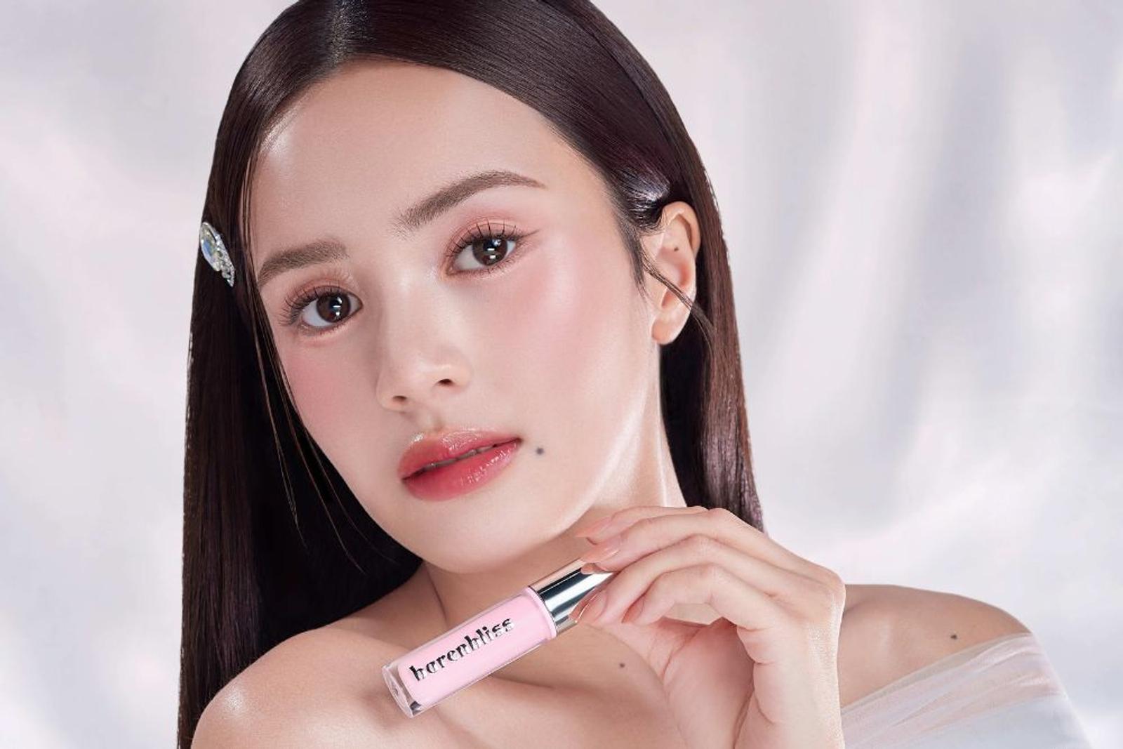 Rayakan Valentine dengan Makeup Korean Look A la Beby Tsabina