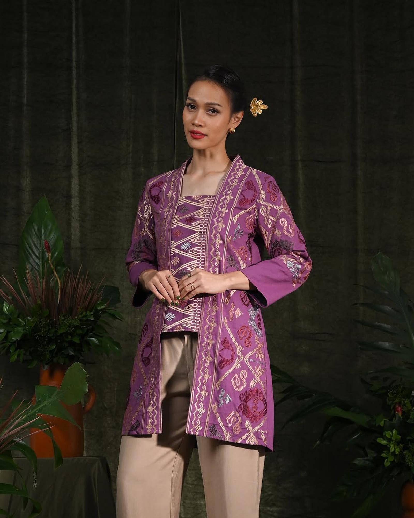 5 Model Cantik Tunik Batik Modern 2025