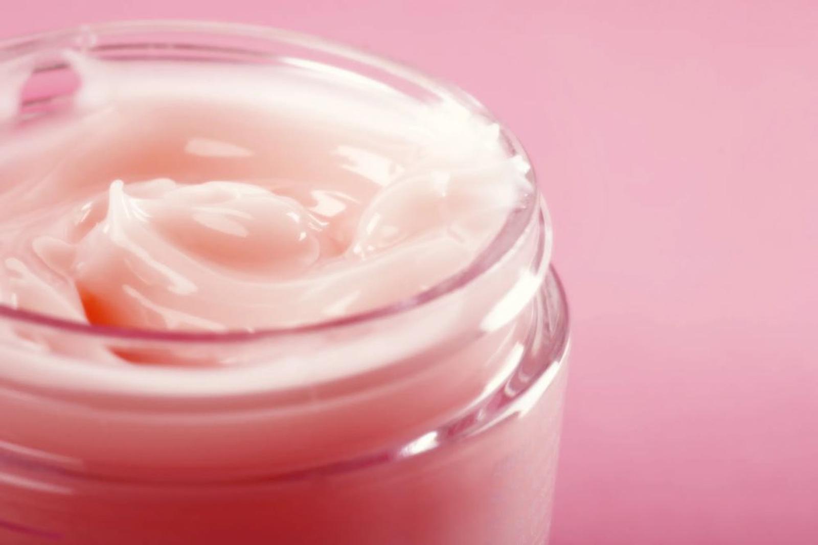 Moisturizer atau Day Cream Dulu? Urutan Benar, Dapatkan Hasil Maksimal
