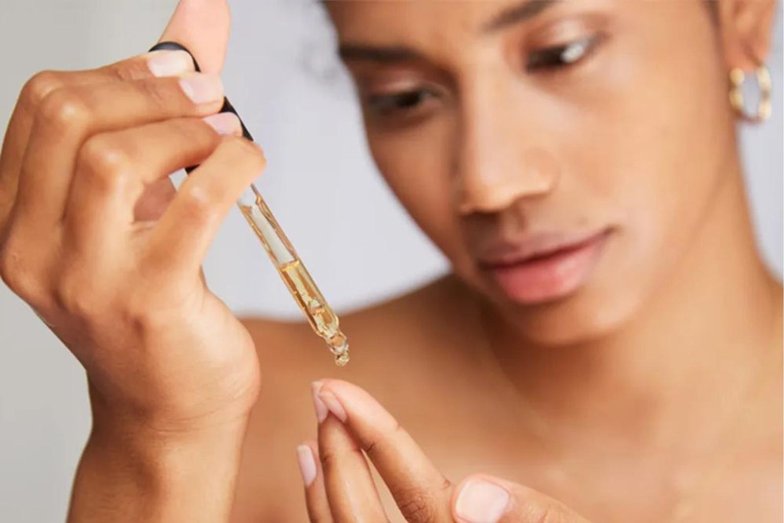 Tren Cleansing Oil untuk Komedo? Yuk, Simak Penjelasannya! 