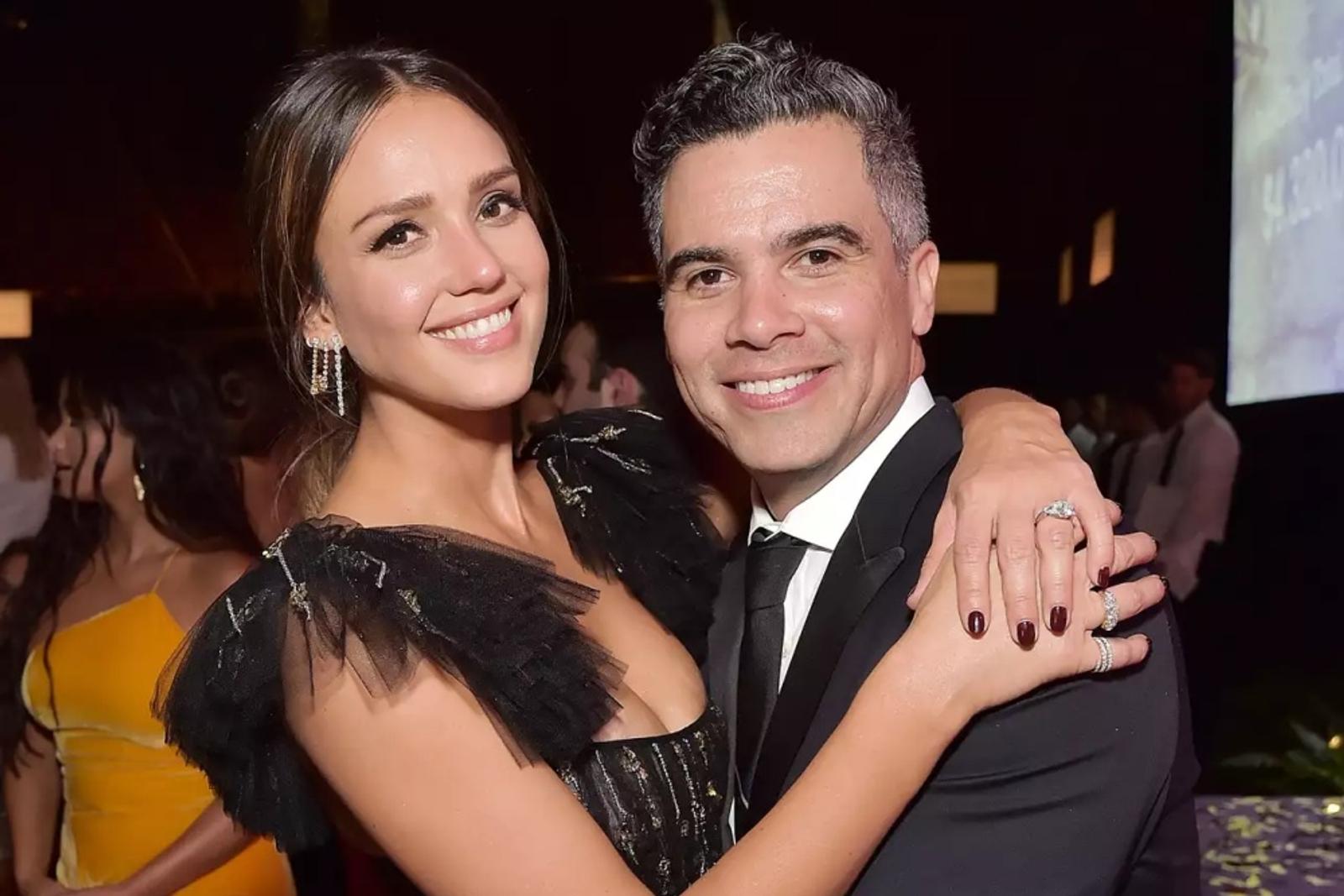 Kisah Cinta Jessica Alba & Cash Warren, Cerai Usai 17 Tahun Menikah