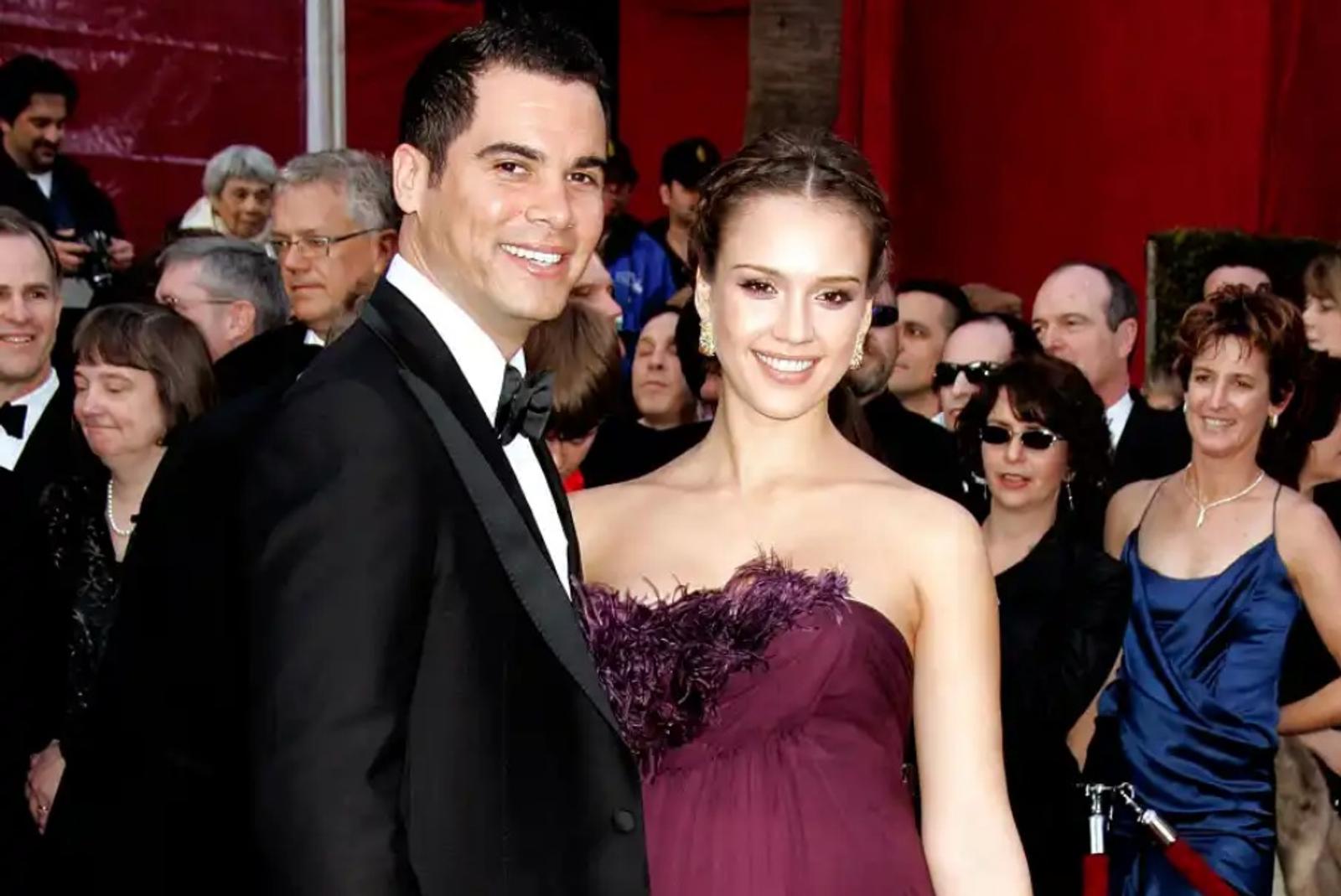 Kisah Cinta Jessica Alba & Cash Warren, Cerai Usai 17 Tahun Menikah