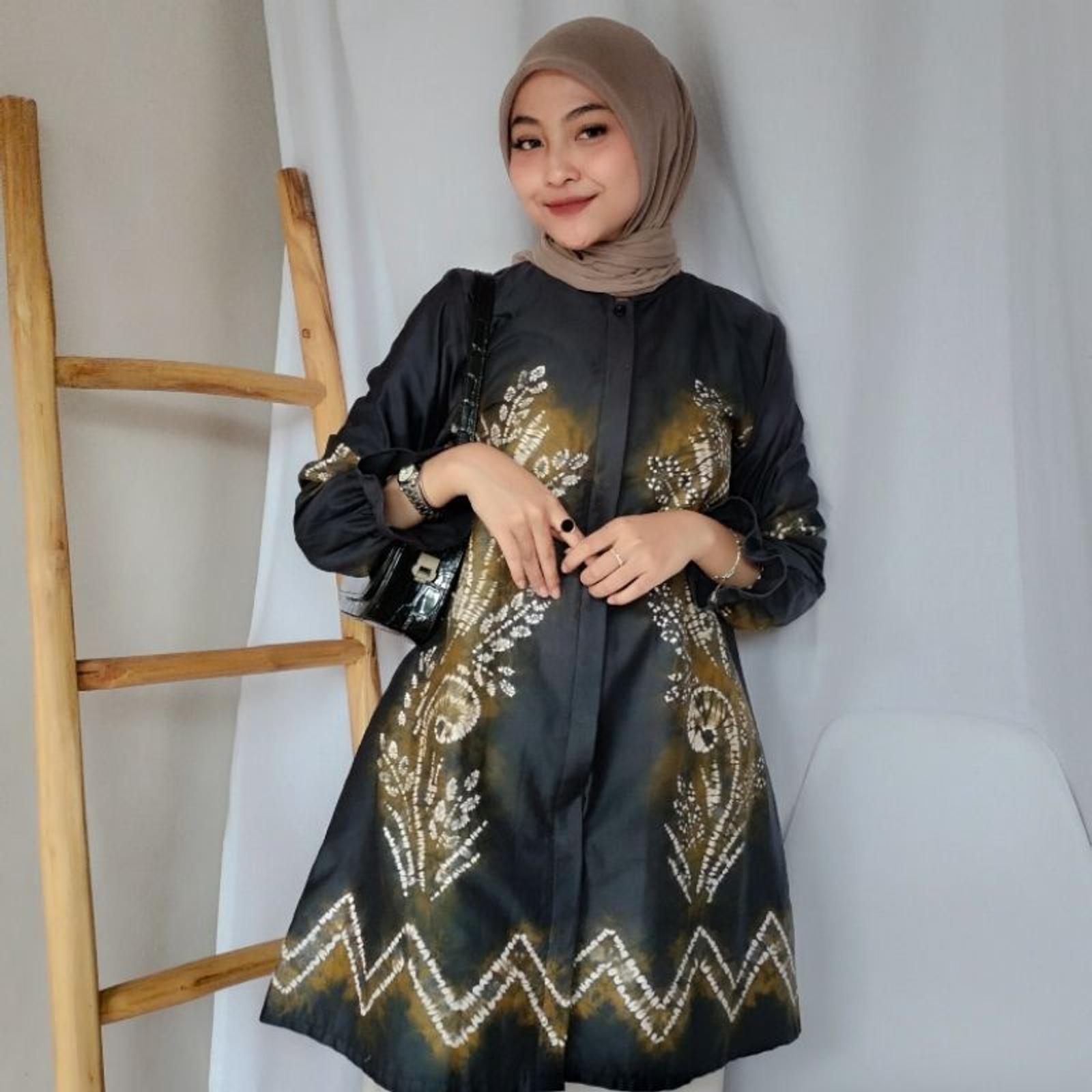 7 Model Baju Sasirangan Tunik Lengan Panjang yang Elegan