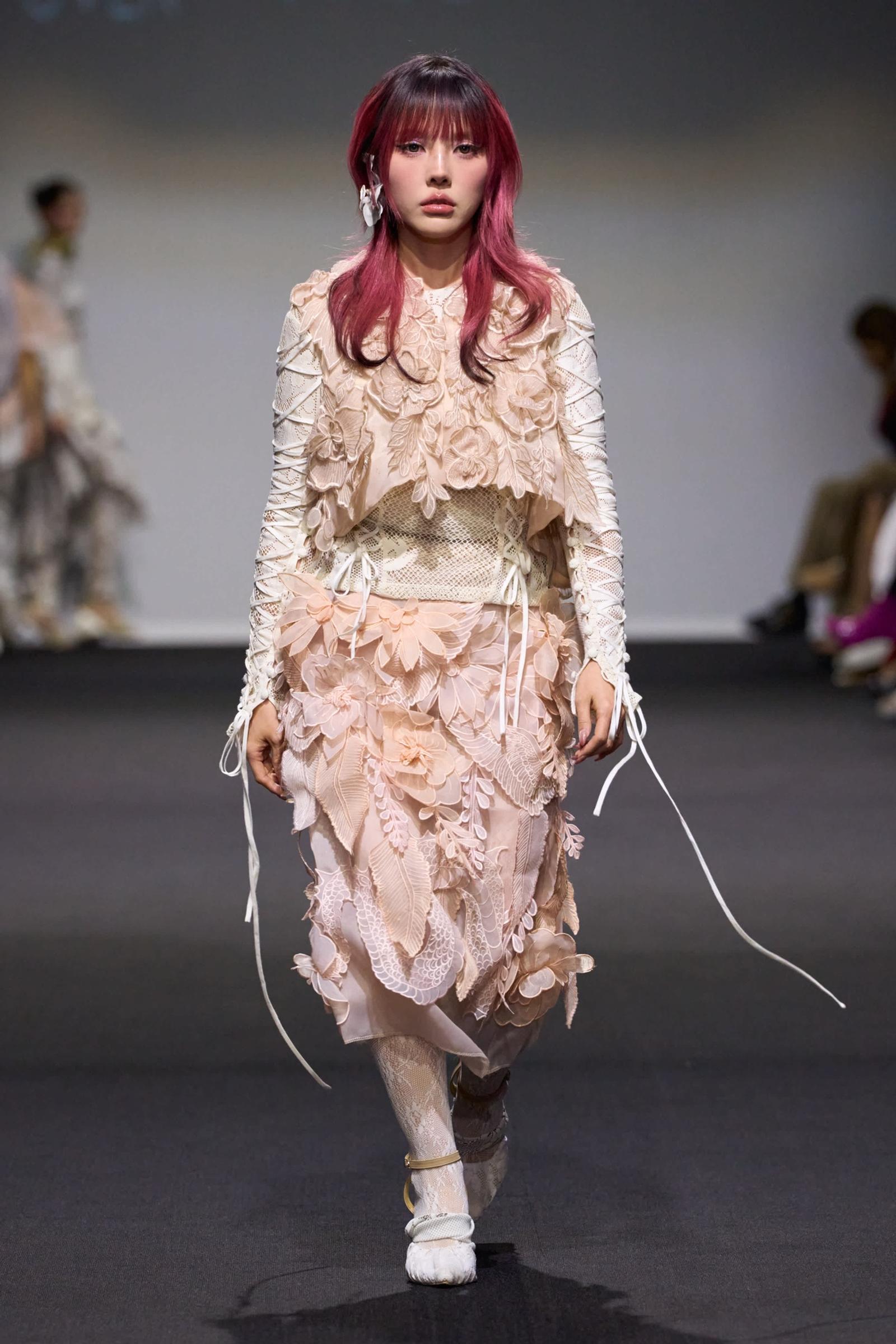 TOTON x Make Over di Dubai Fashion Week, Bawakan Semangat #FaceItFirst