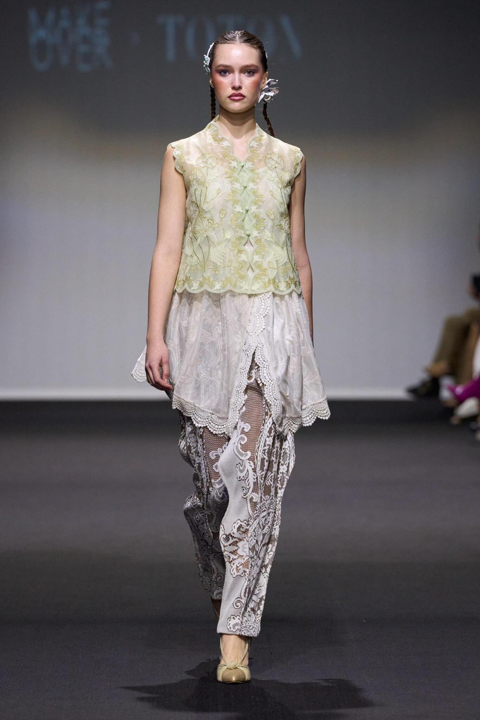 TOTON x Make Over di Dubai Fashion Week, Bawakan Semangat #FaceItFirst