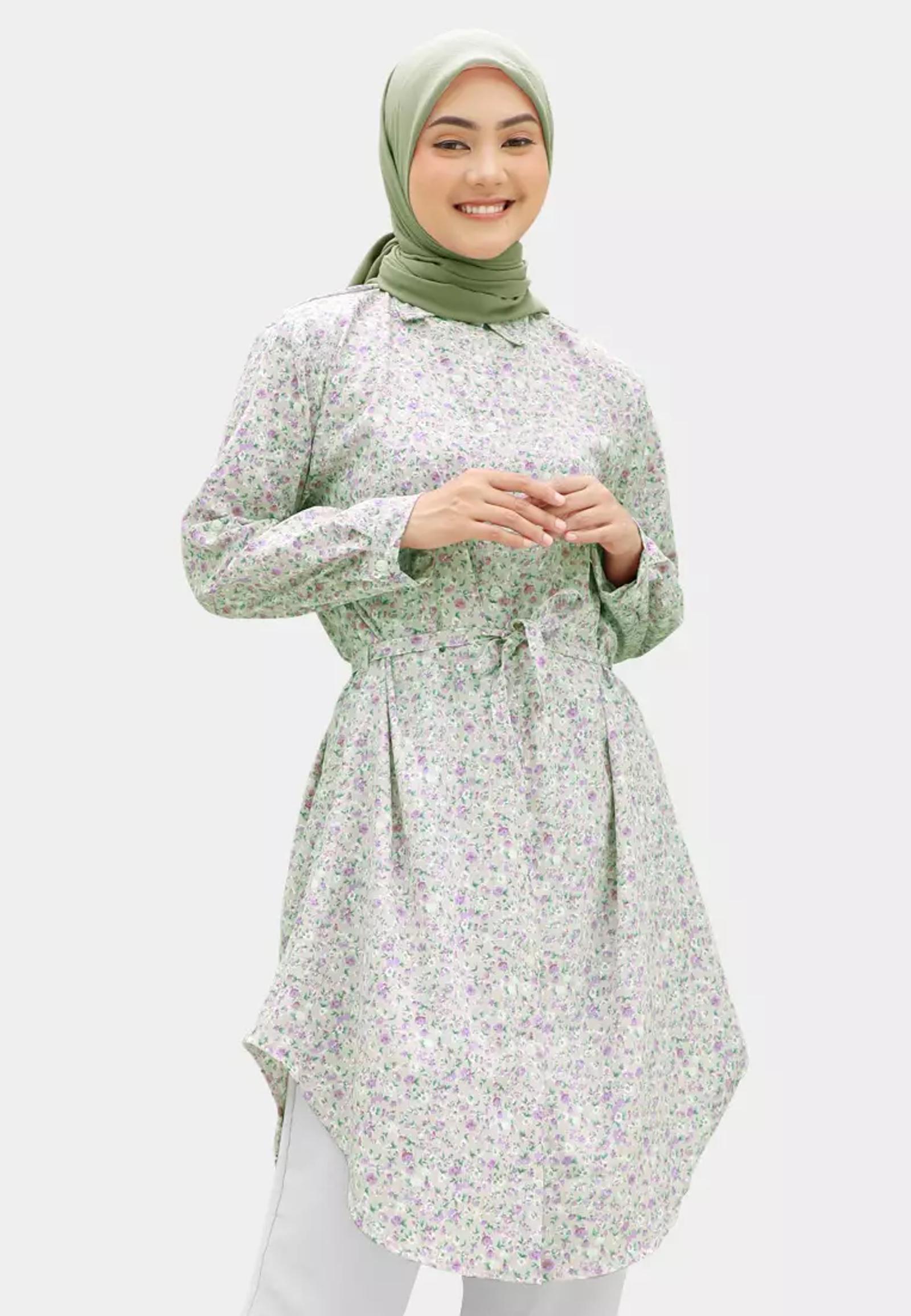 5 Rekomendasi Model Tunik Motif Bunga Kecil, Manis dan Modis!