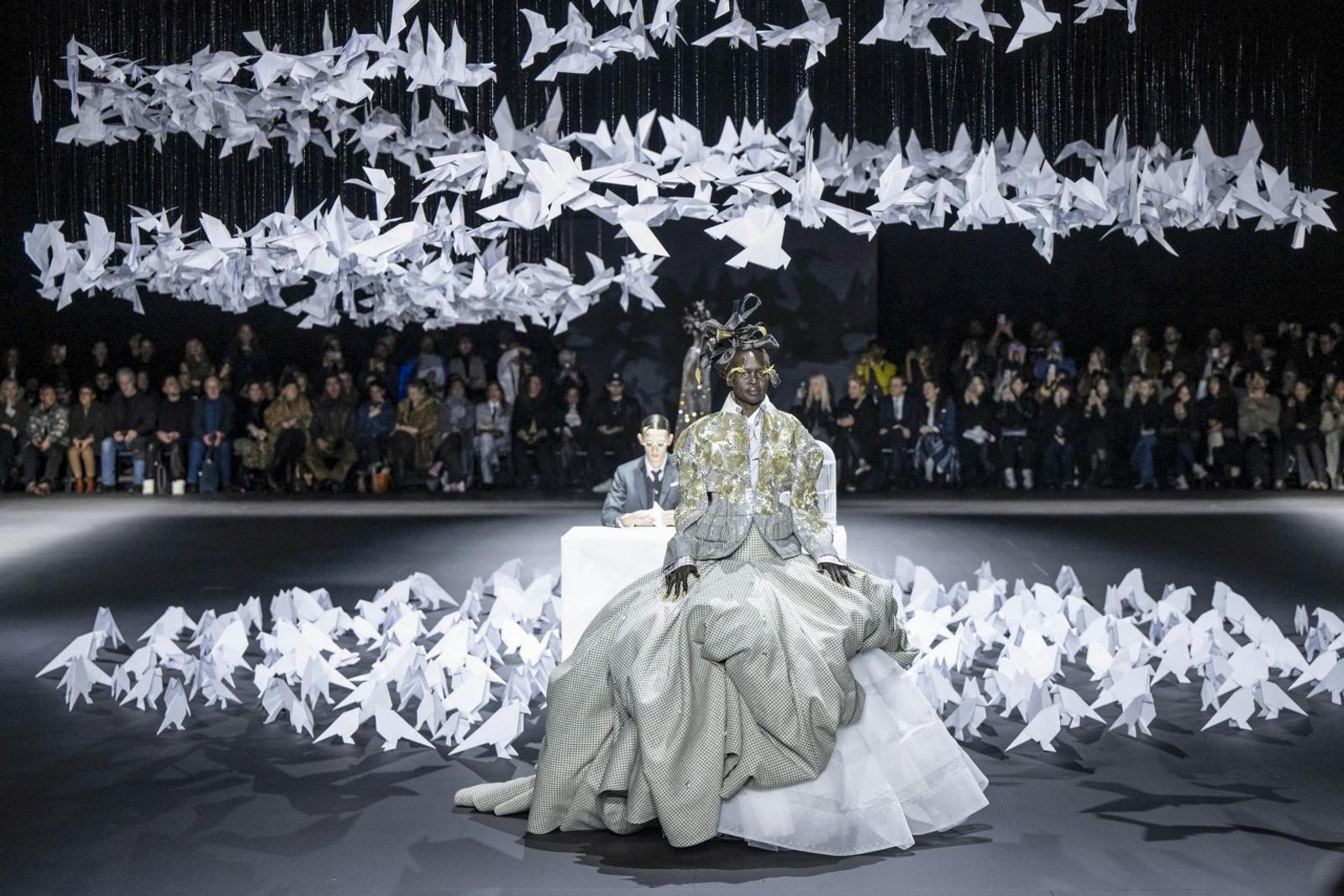 Thom Browne Hidupkan Fantasi Paperbirds di Koleksi Fall 2025