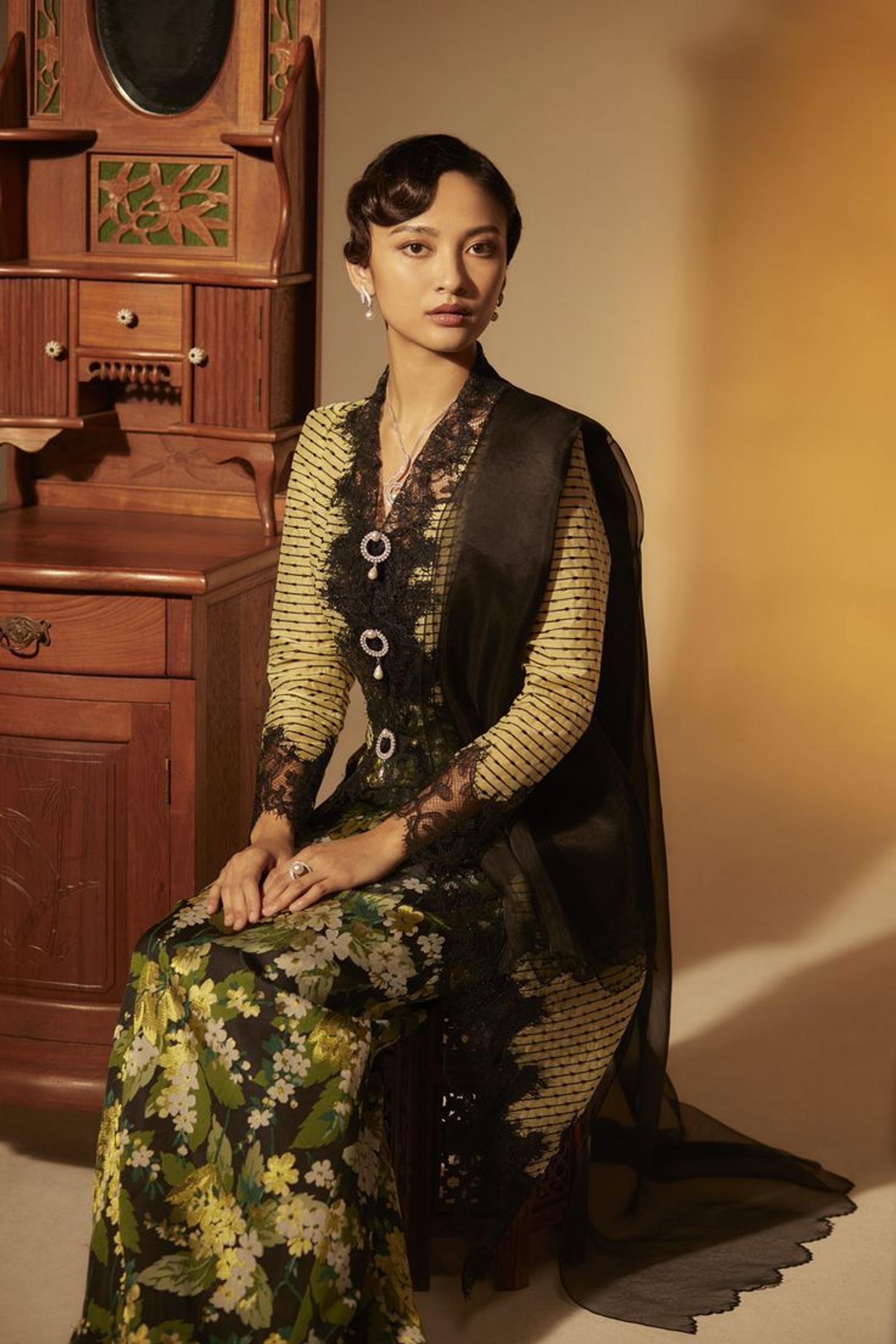Rekomendasi Kebaya Selendang Tile untuk Gaya Classy Kekinian