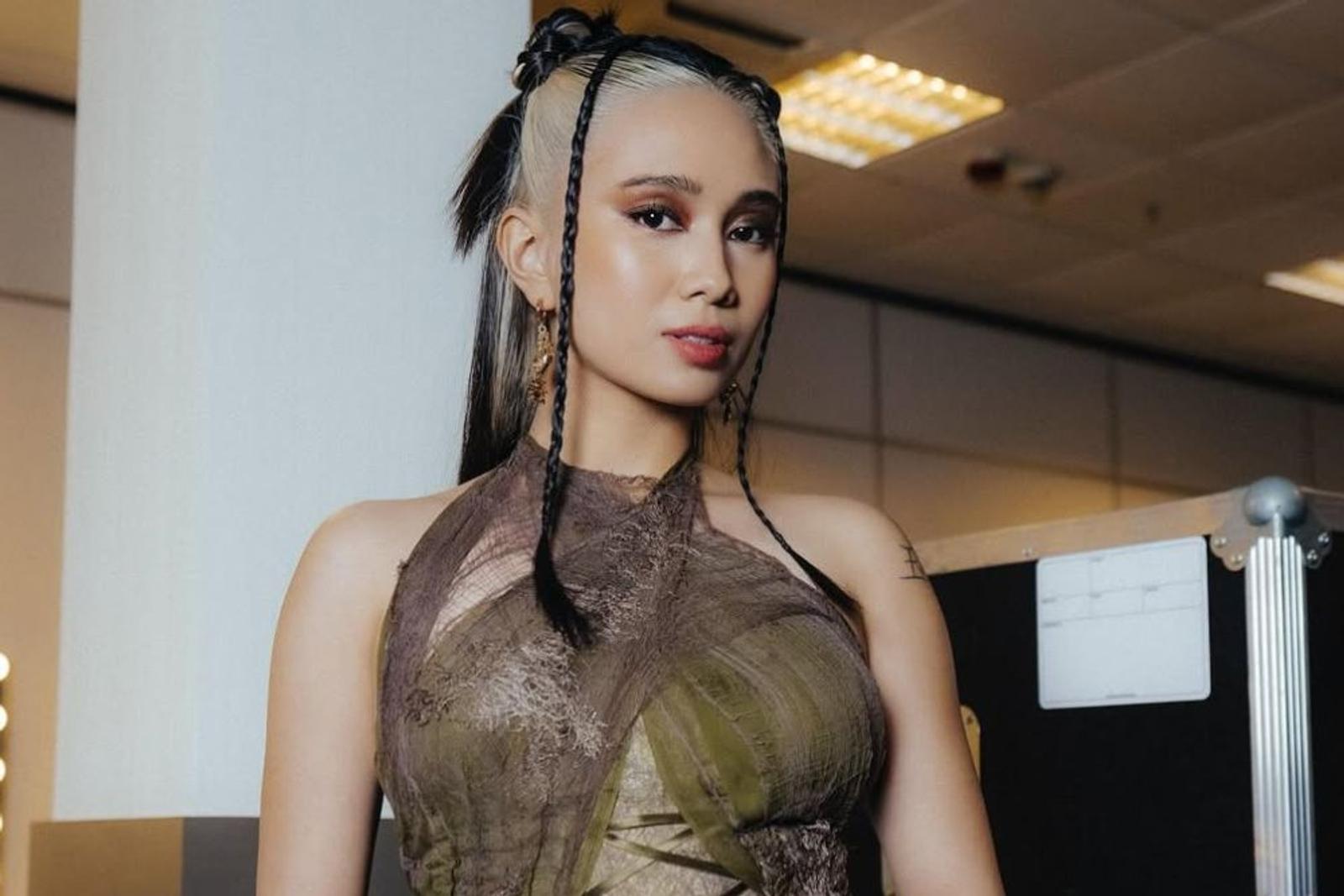 Gaya Makeup Niki Zefanya di Atas Panggung, Jadi Sorotan! 