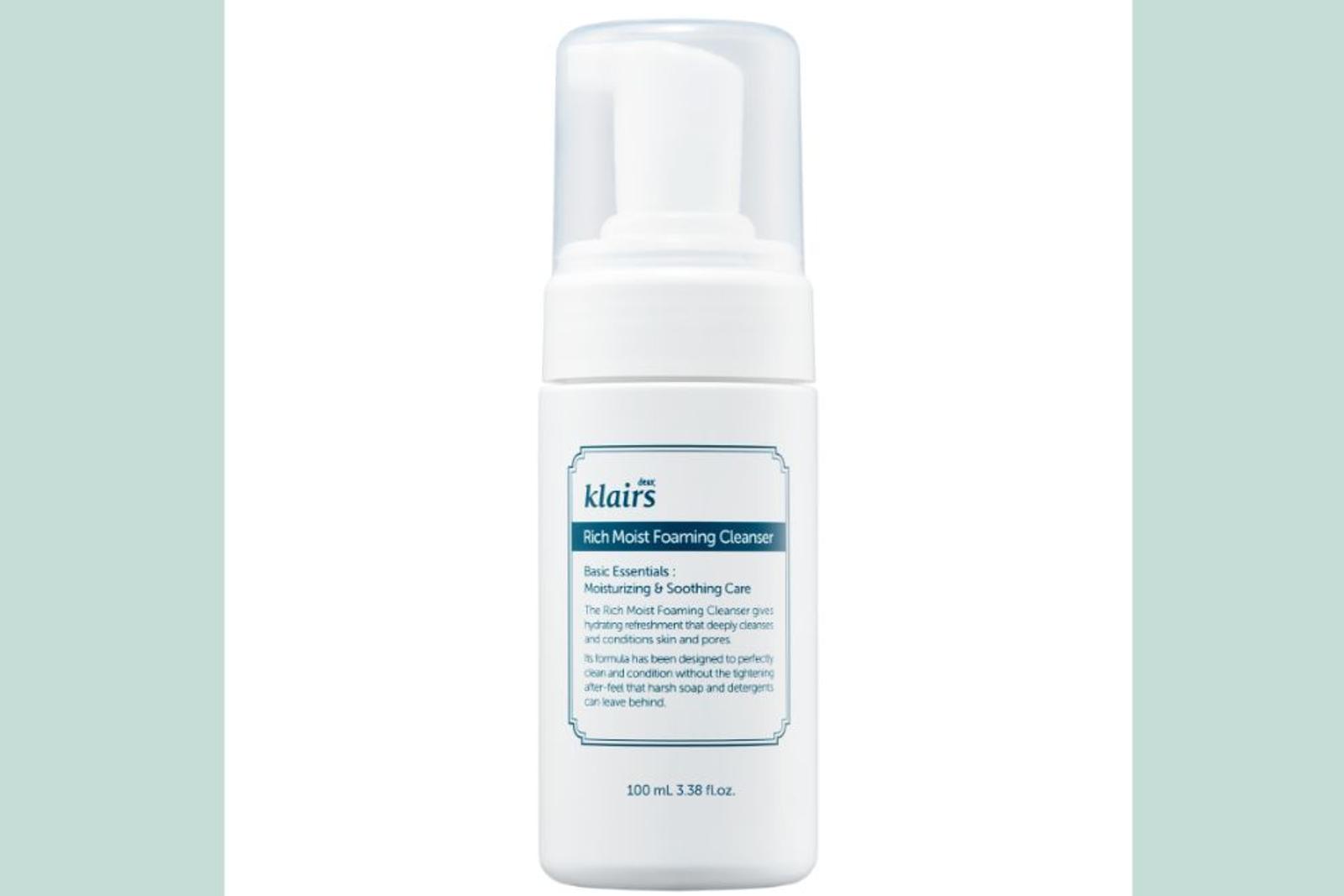 7 Pilihan Facial Wash untuk Memperbaiki Skin Barrier 